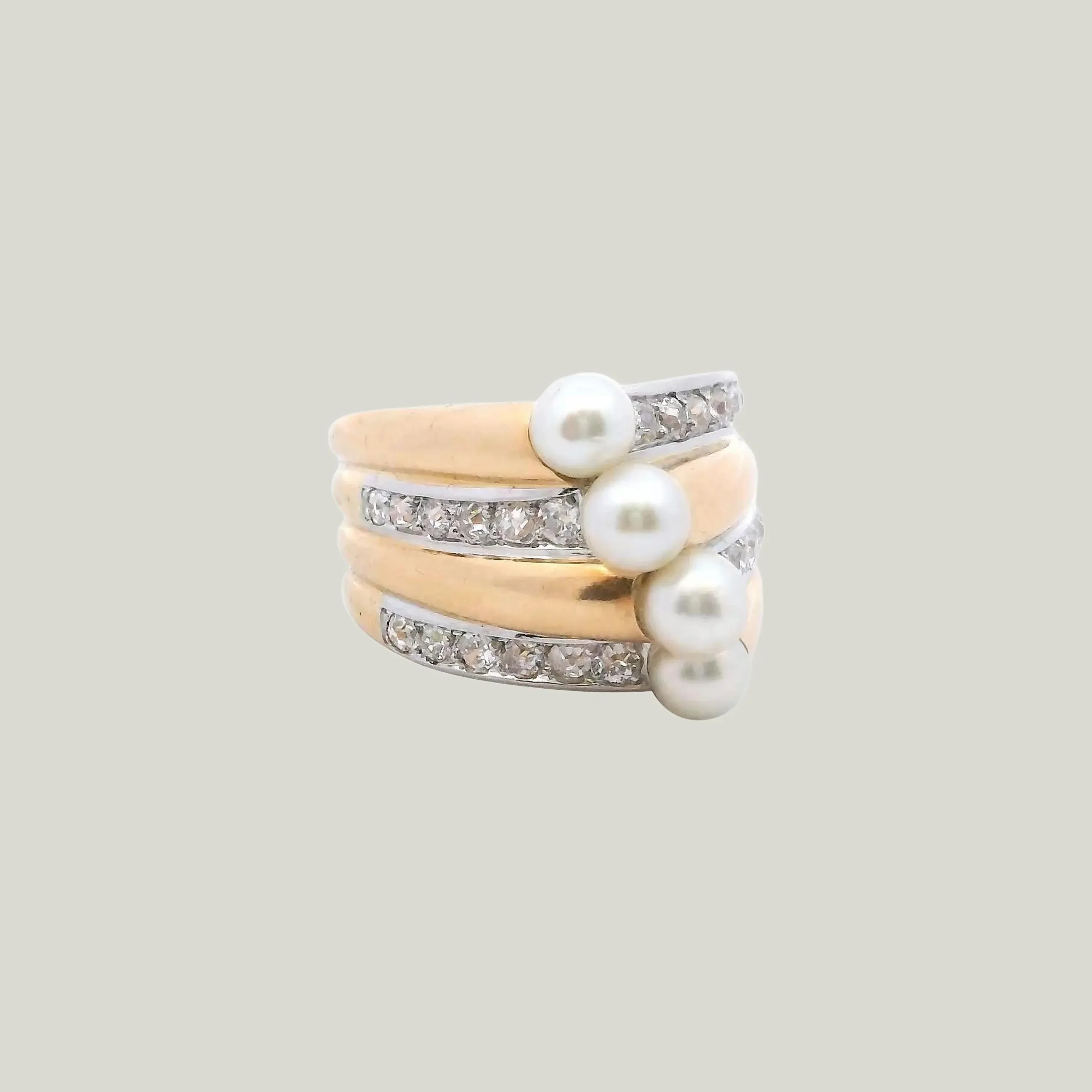 18KYG Diamond and Pearl Ring