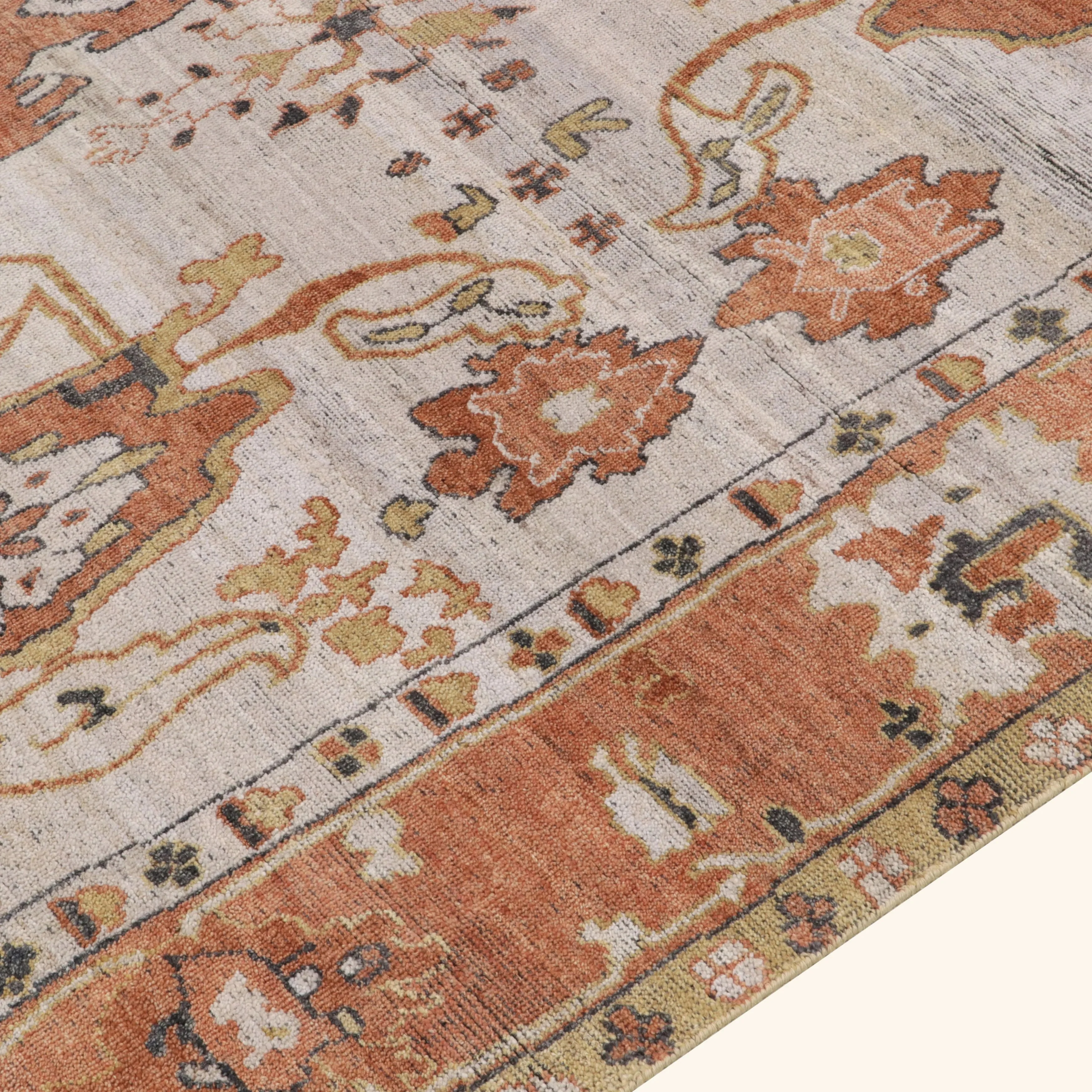 White Traditional Wool Rug - 8'1" x 10'1" - Image 6