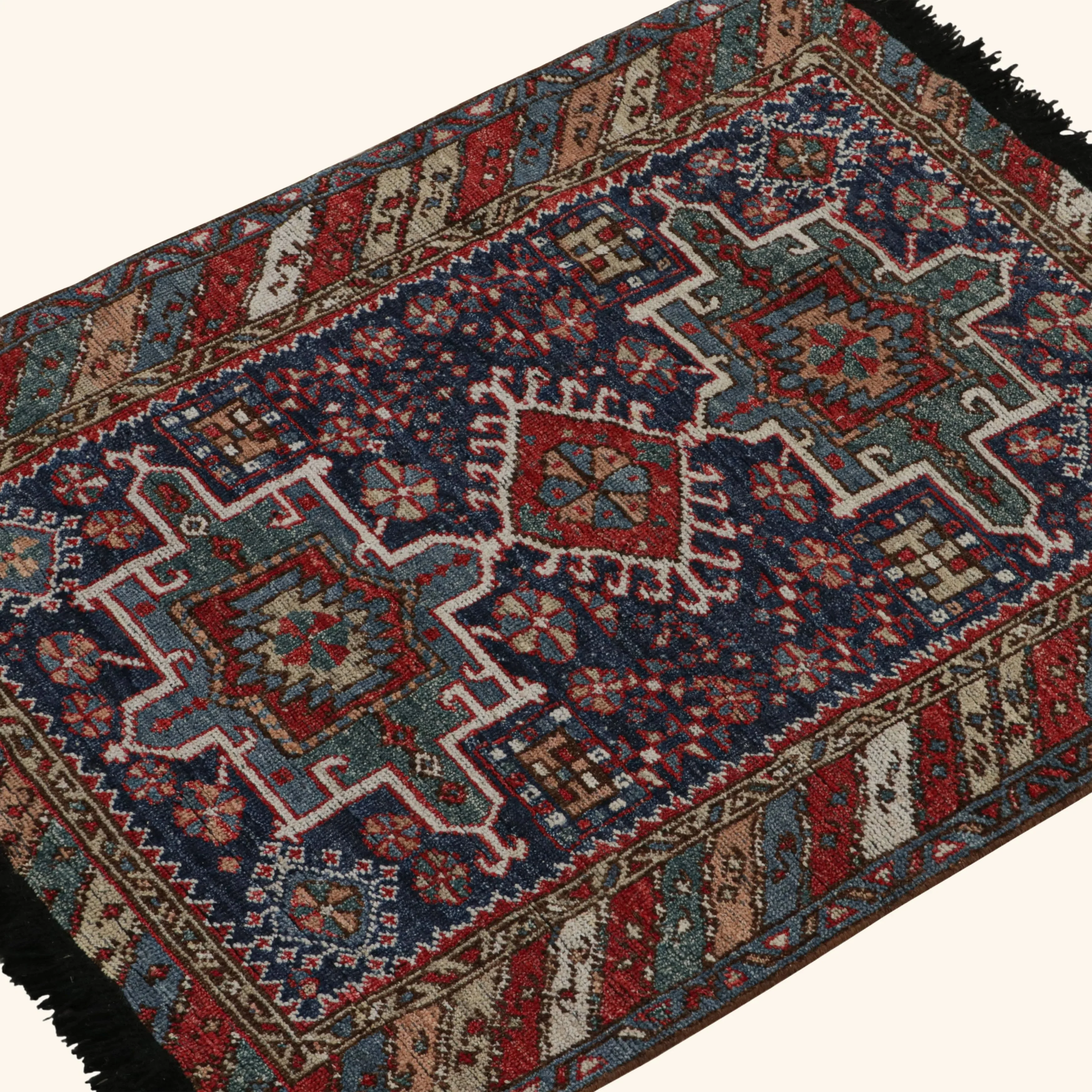 Red Traditional Wool Rug - 3'4" x 4'4" - Image 2