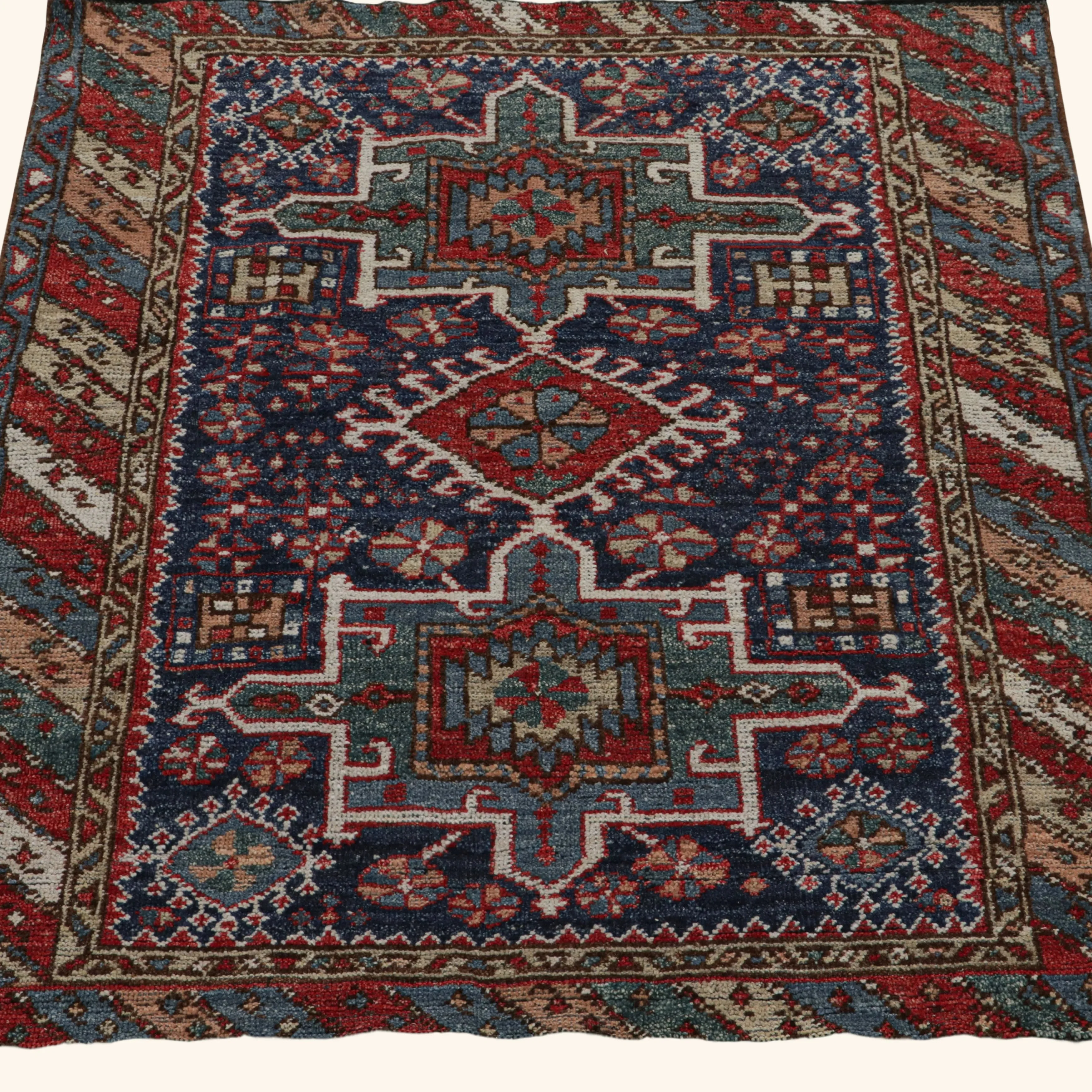 Red Traditional Wool Rug - 3'4" x 4'4" - Image 3