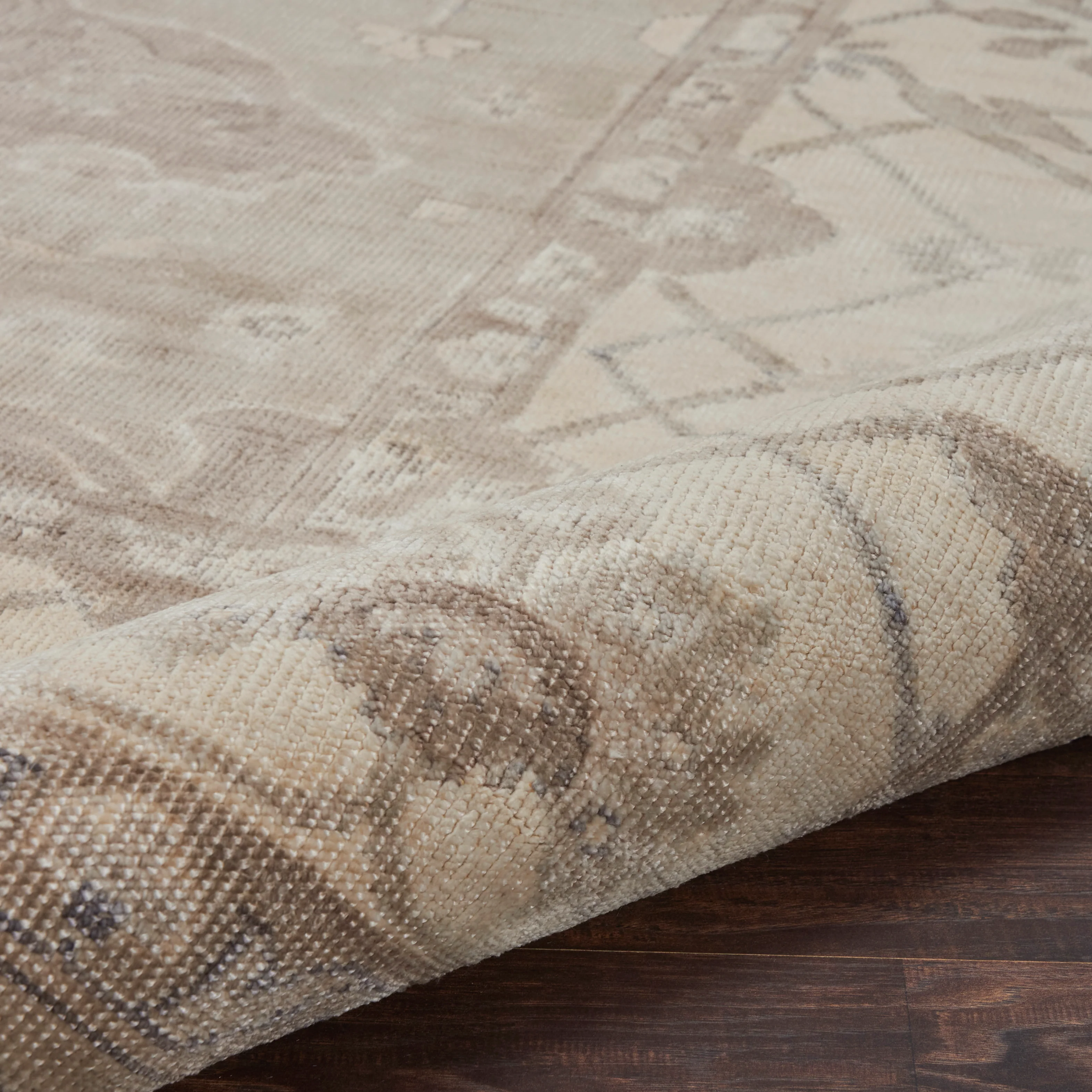 Brown Essentials Traditional Wool Rug - Image 5