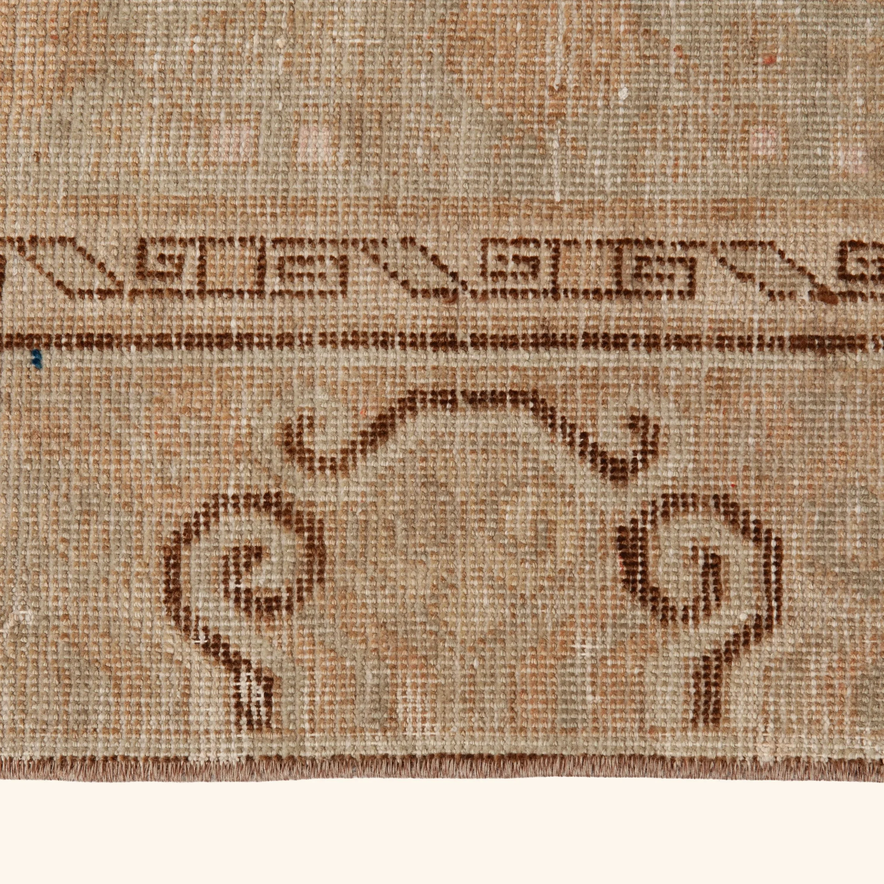 Beige Vintage Traditional Anatolian Wool Rug - 4'8" x 10'01" - Image 5