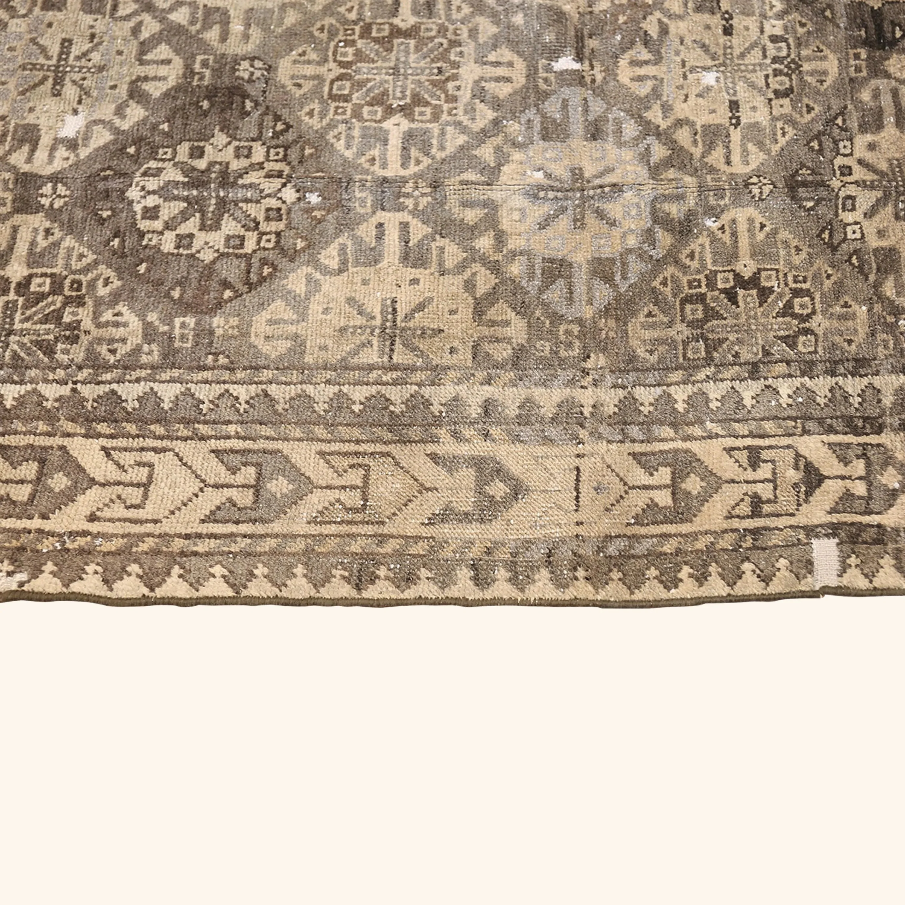 Grey Antique Traditional Khotan Rug - 6'6" x 9' - Image 4