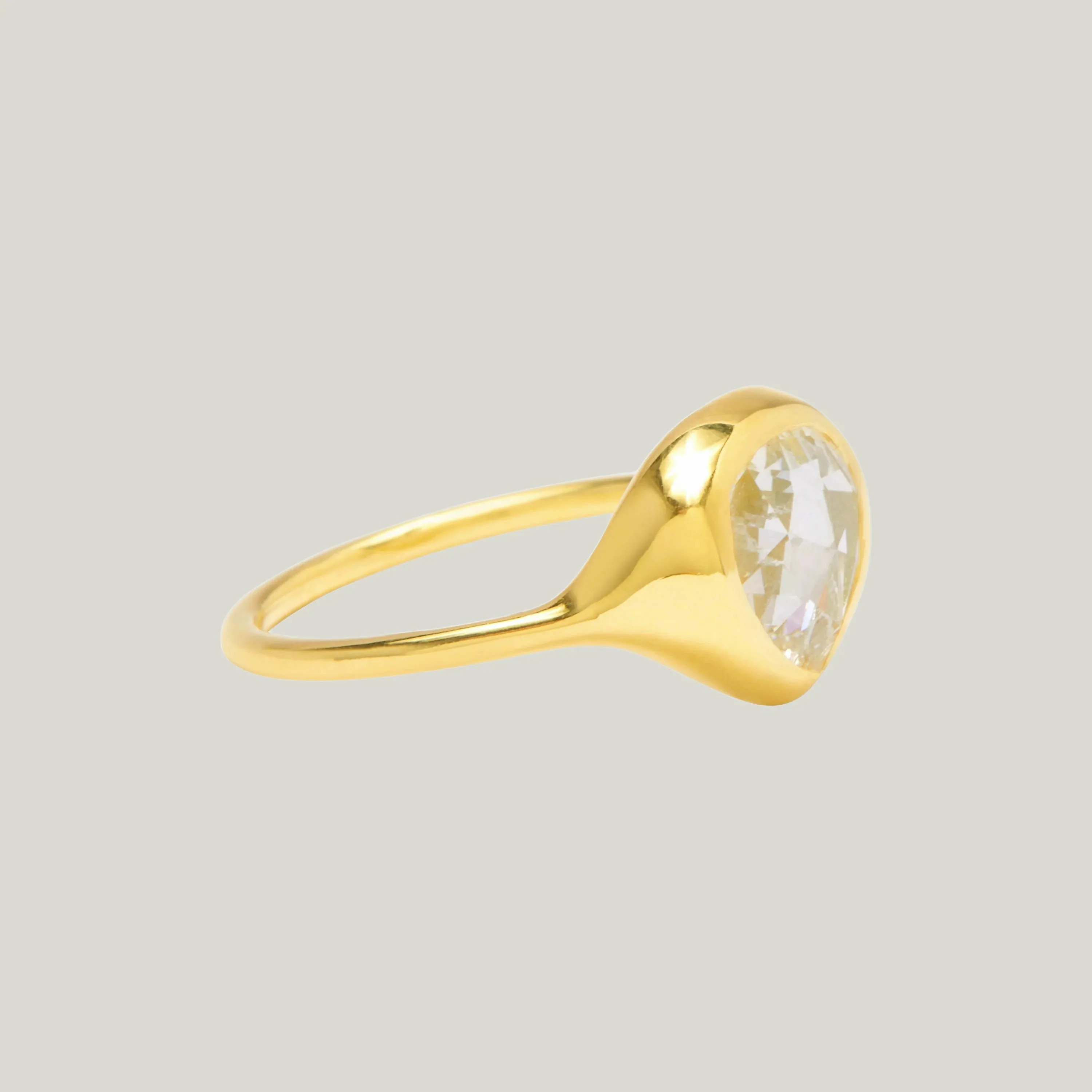 Antique Pear Diamond Carved Ring - Image 2