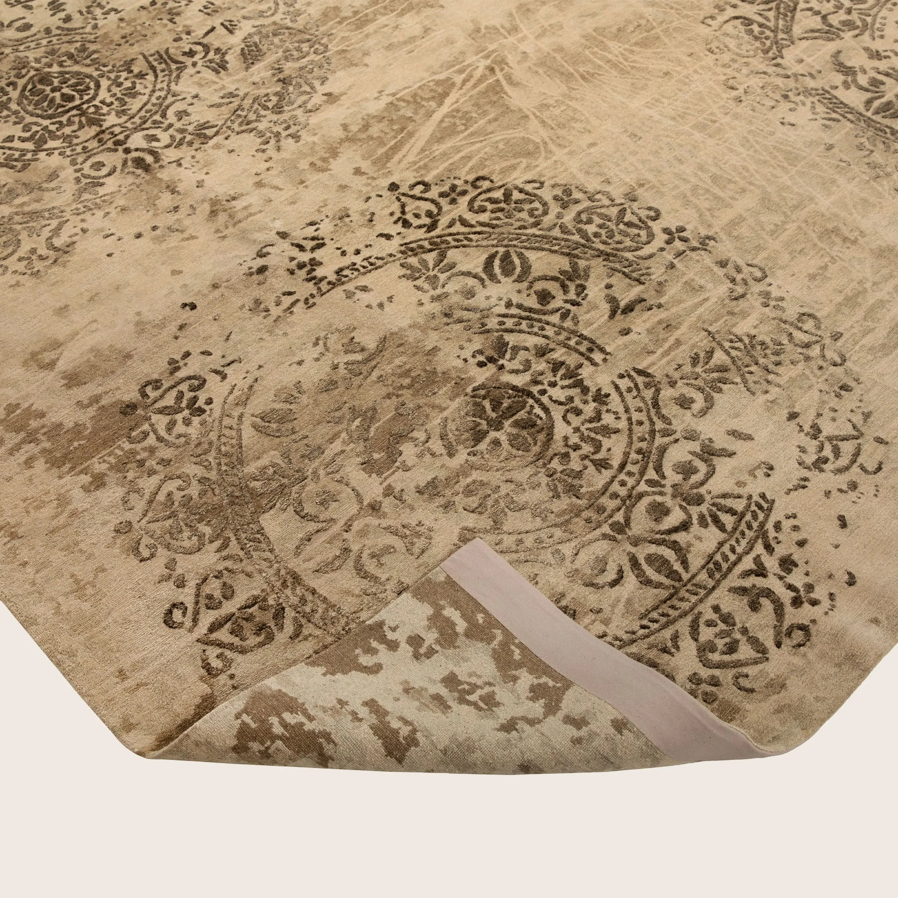 Natural Aurora Contemporary Wool Silk Blend Rug - 9' x 12' - Image 4