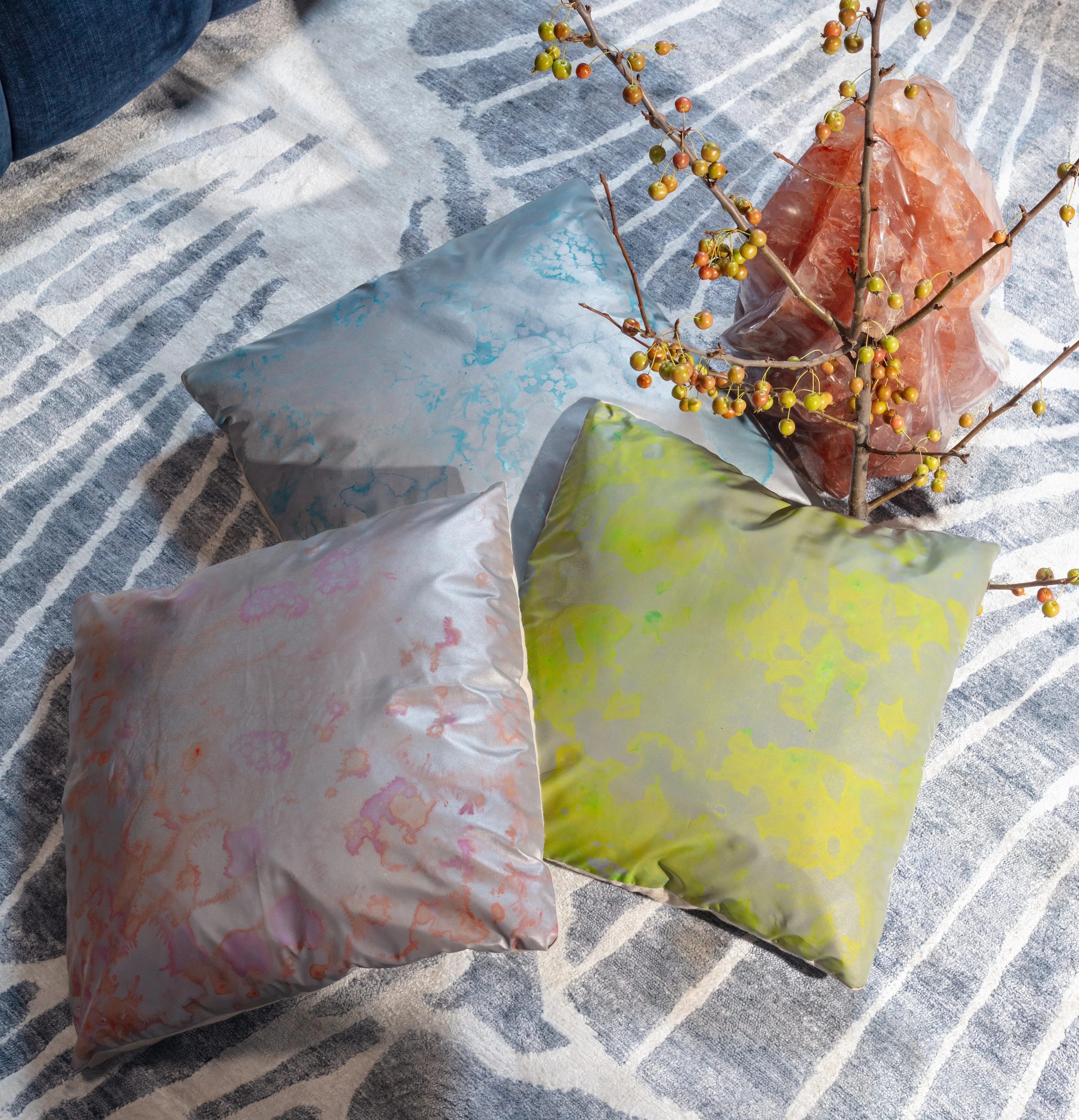 Aurora Liquid Pattern Pillow - Image 2