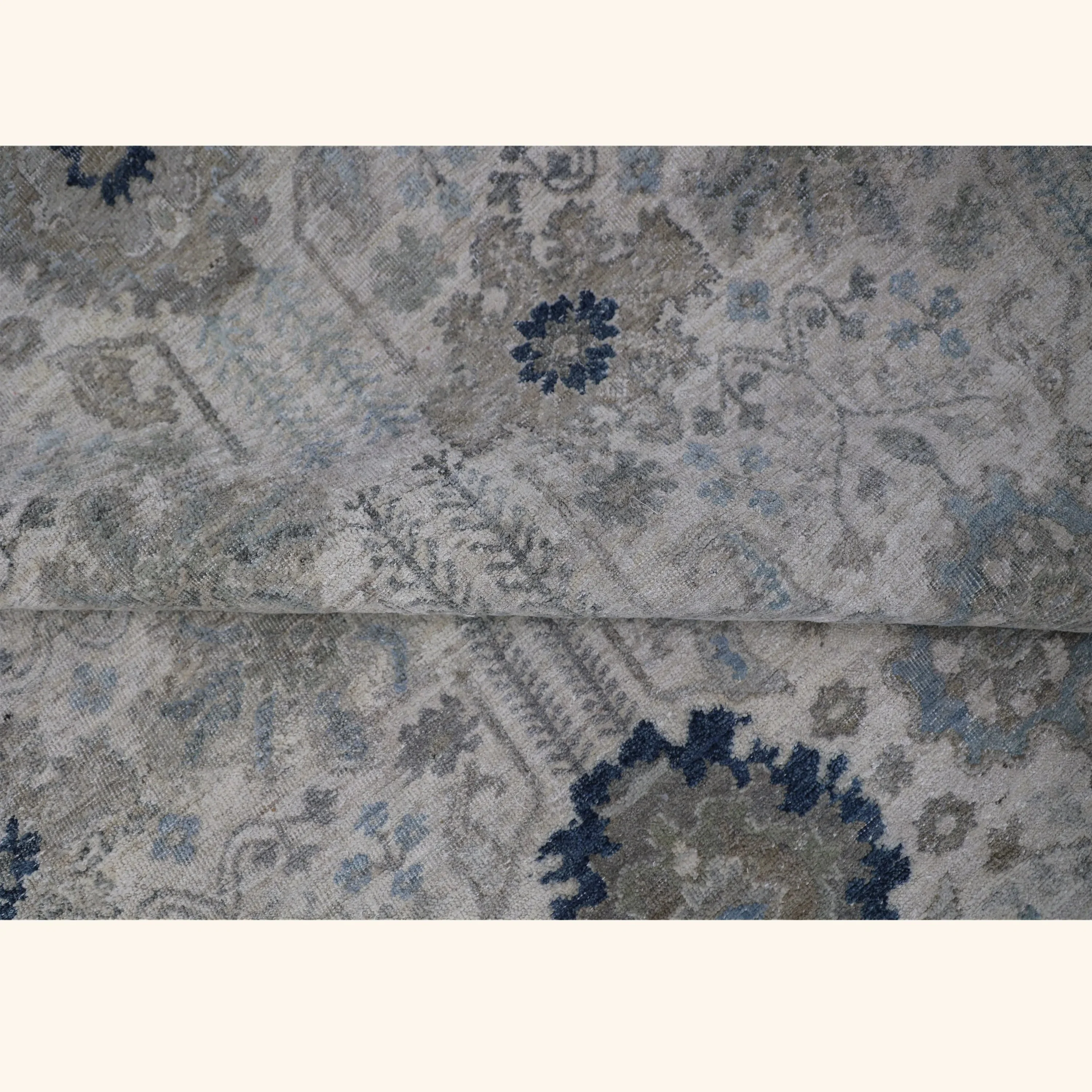 Grey Traditional Wool Rug - 10' x 13'9" - Image 4