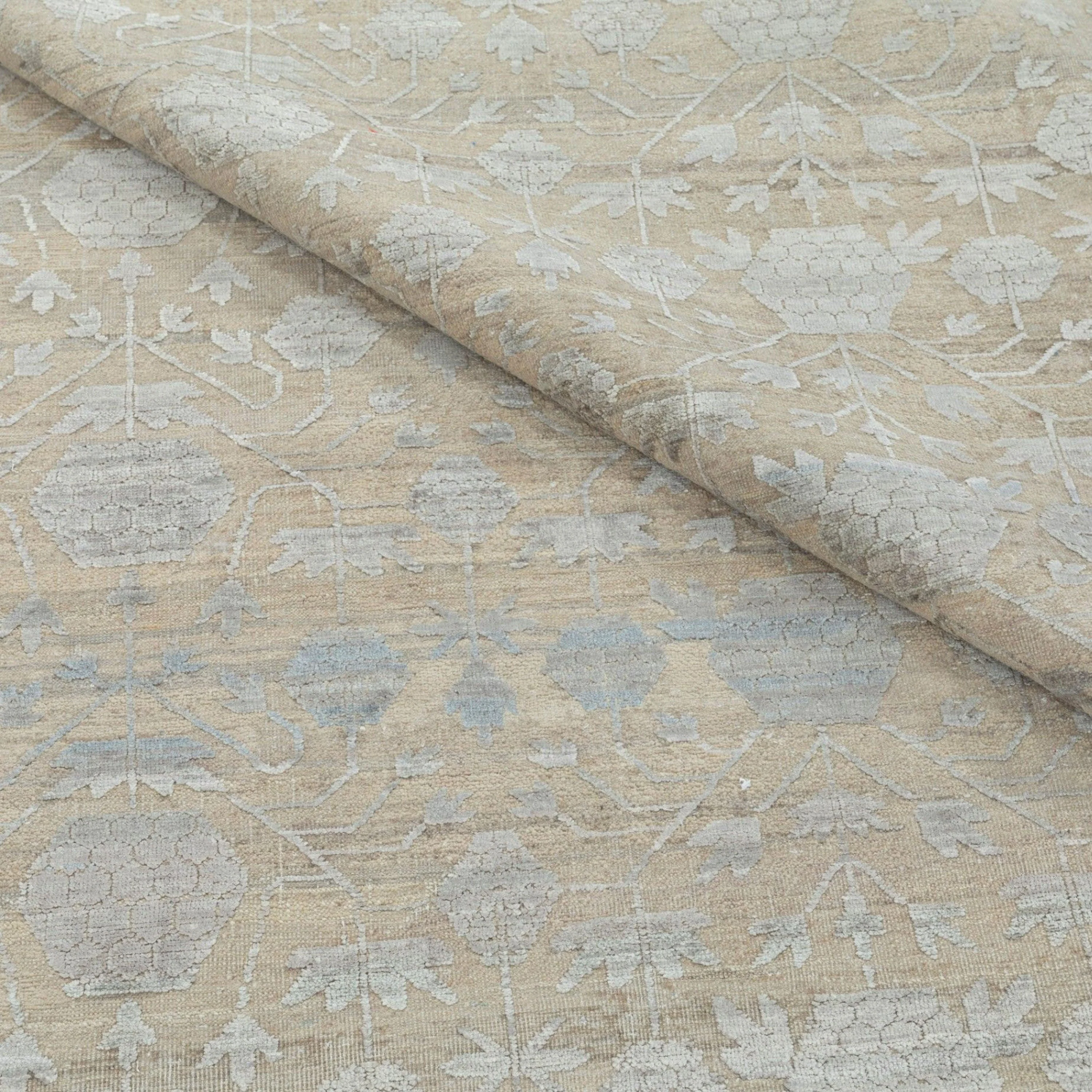Beige & Grey Transitional Wool Silk Blend Rug - 10' x 14' - Image 5
