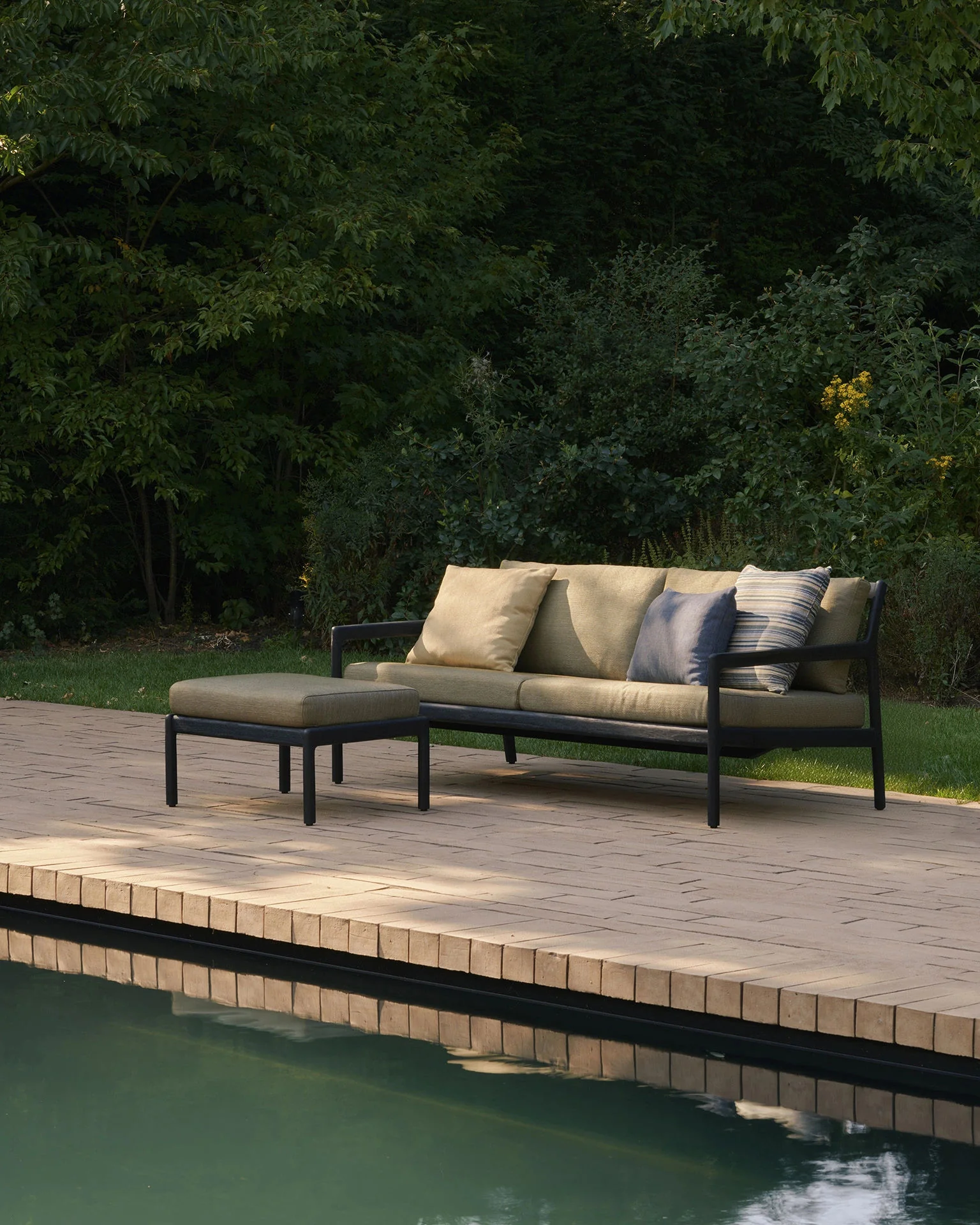 Black Jack Outdoor Footstool - Image 27
