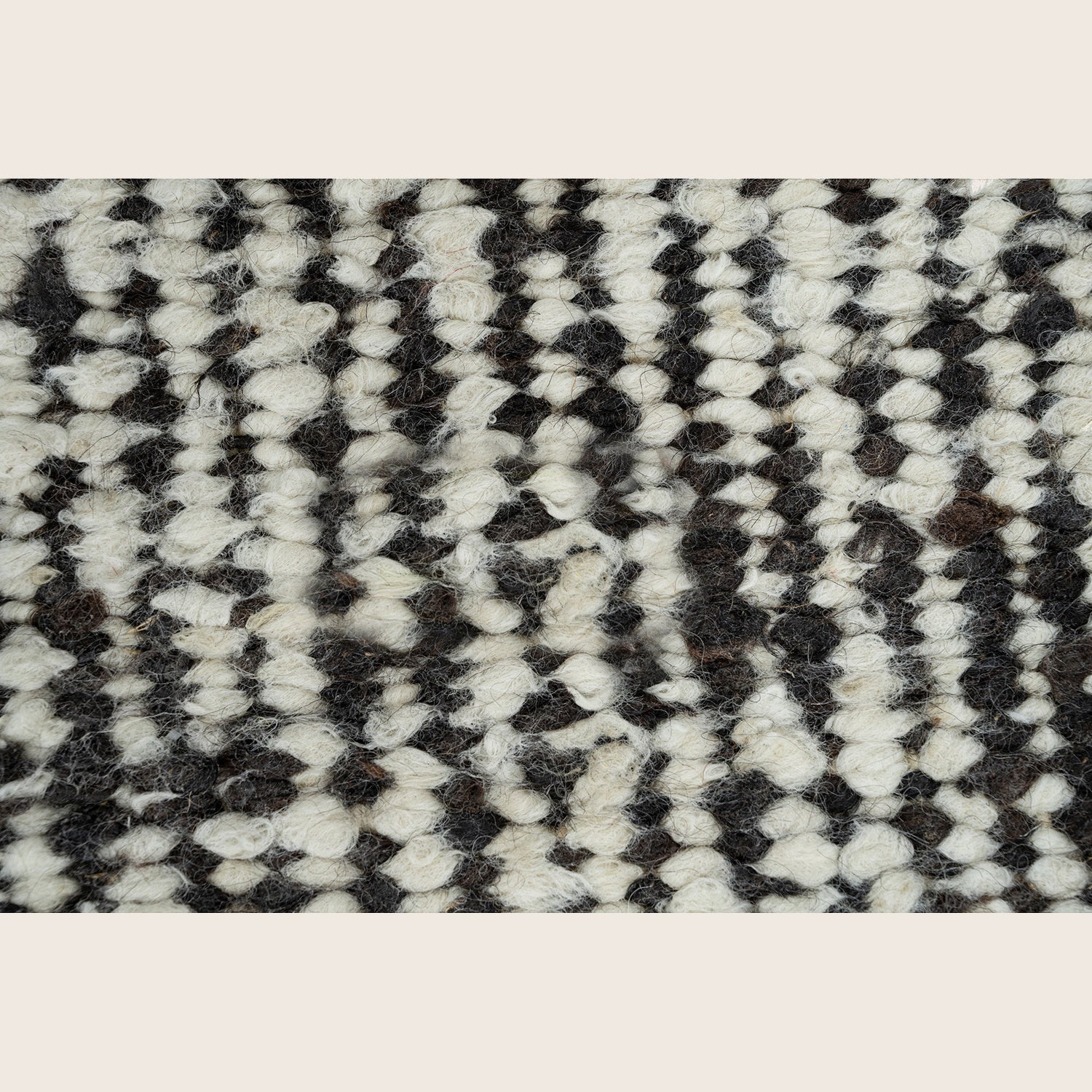 Black & White Dhurrie Wool Runner - 5' x 10' - Image 7