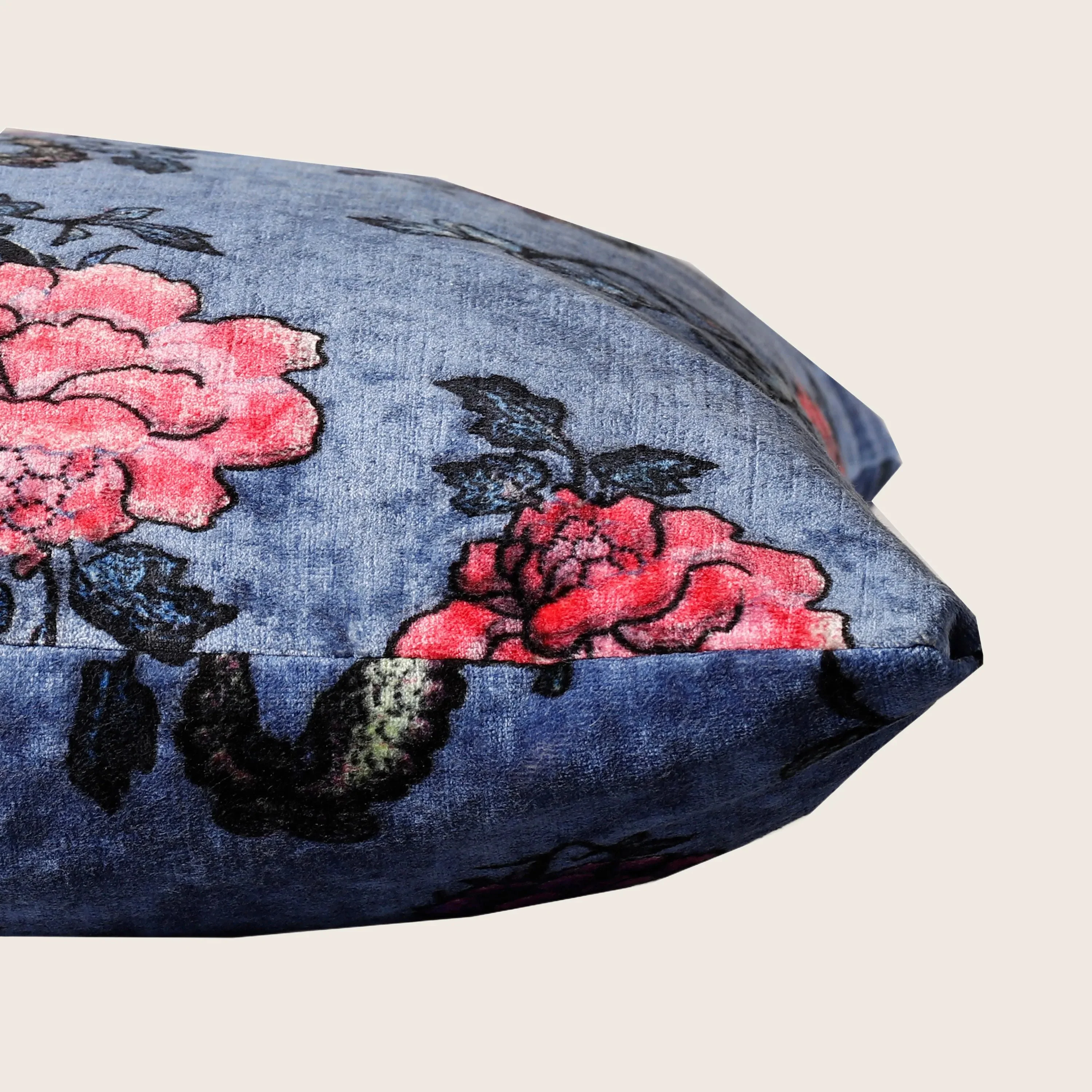 Circeo Lumbar Pillow - Image 7