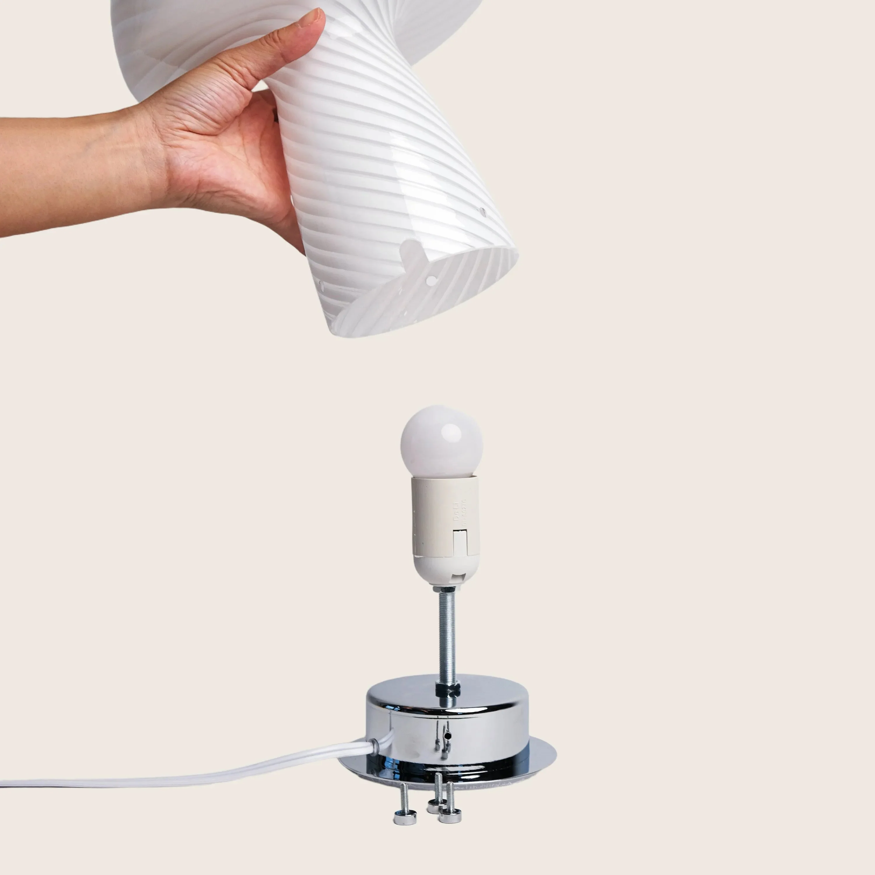 Close Top Mushroom Lamp - Image 7