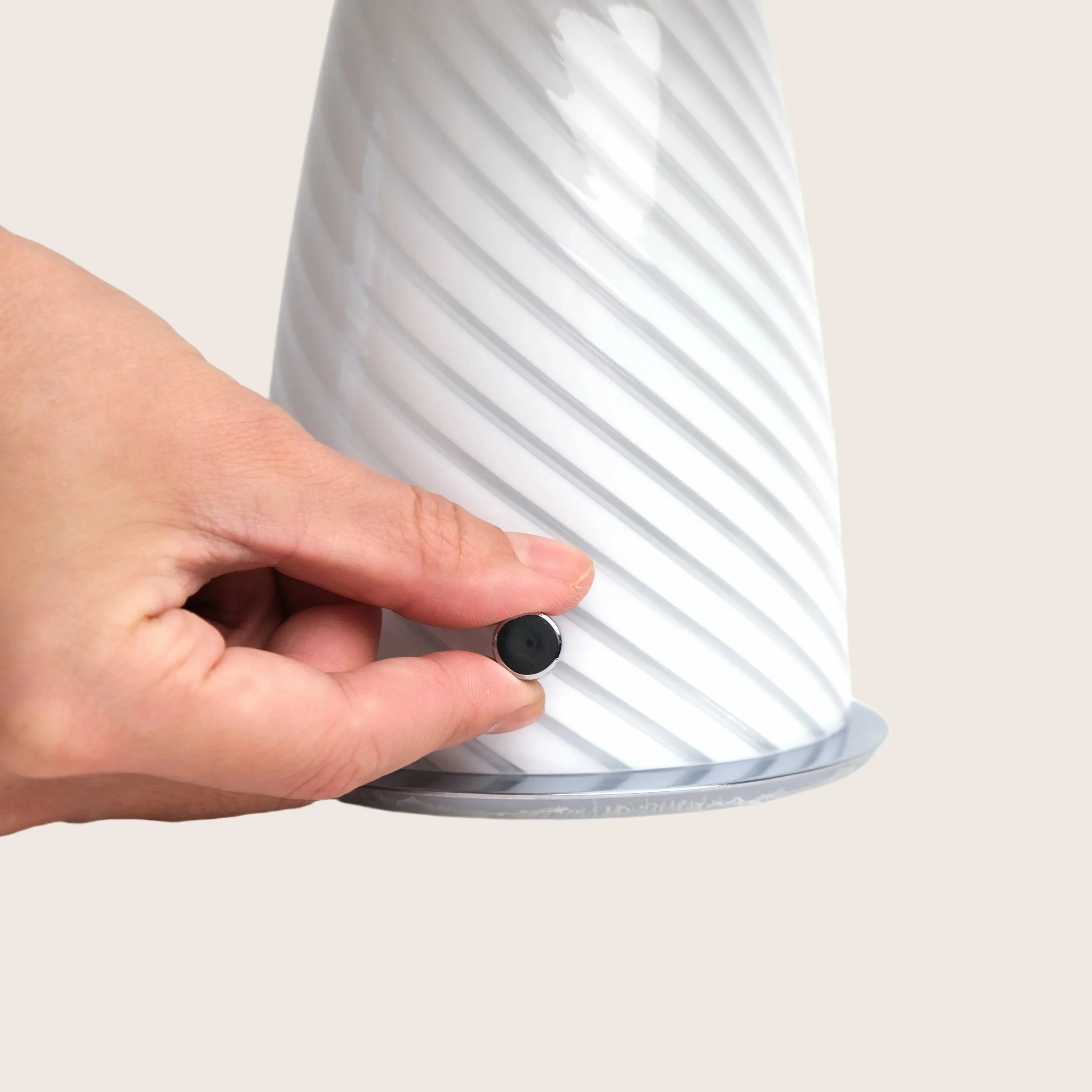Close Top Mushroom Lamp - Image 8