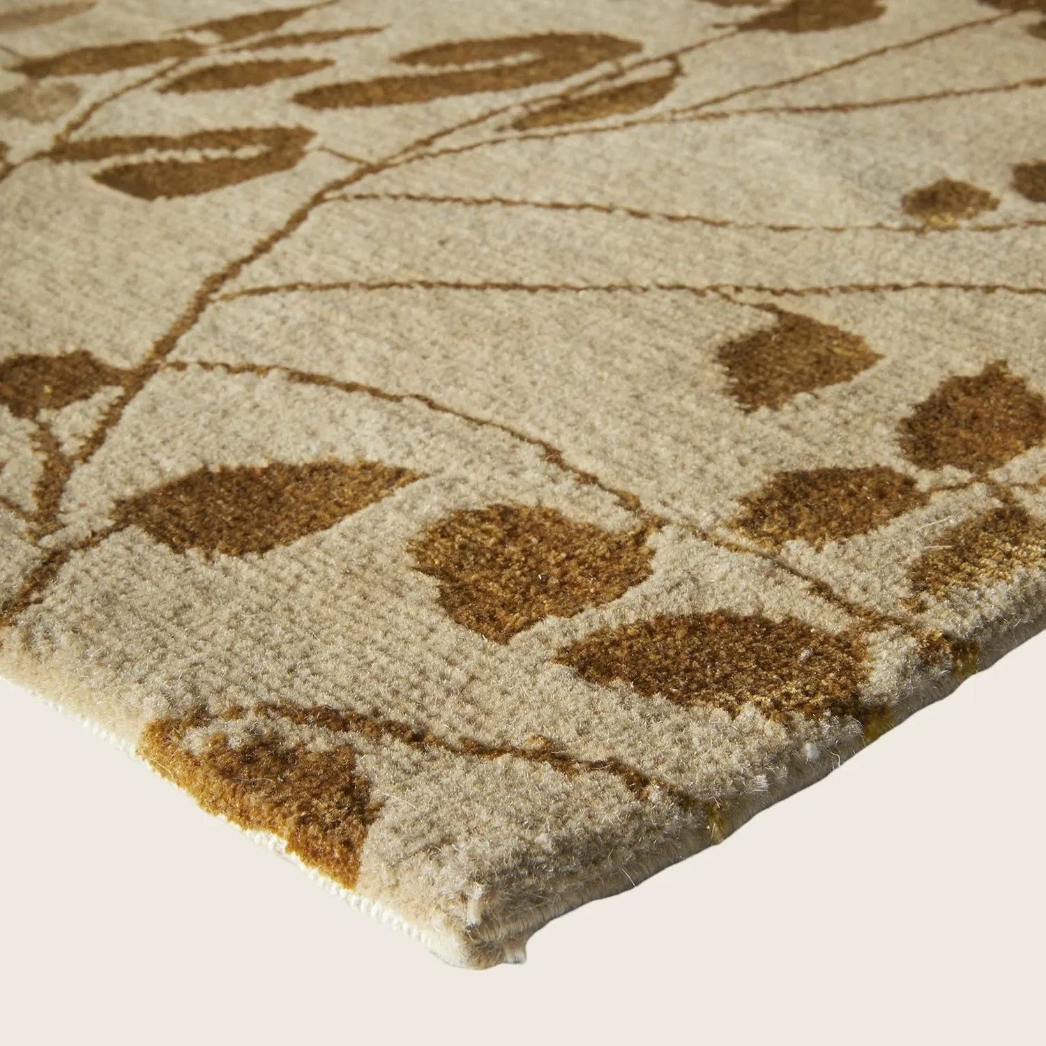 Beige Transitional Tibetan Wool Rug - 2' x 4' - Image 3