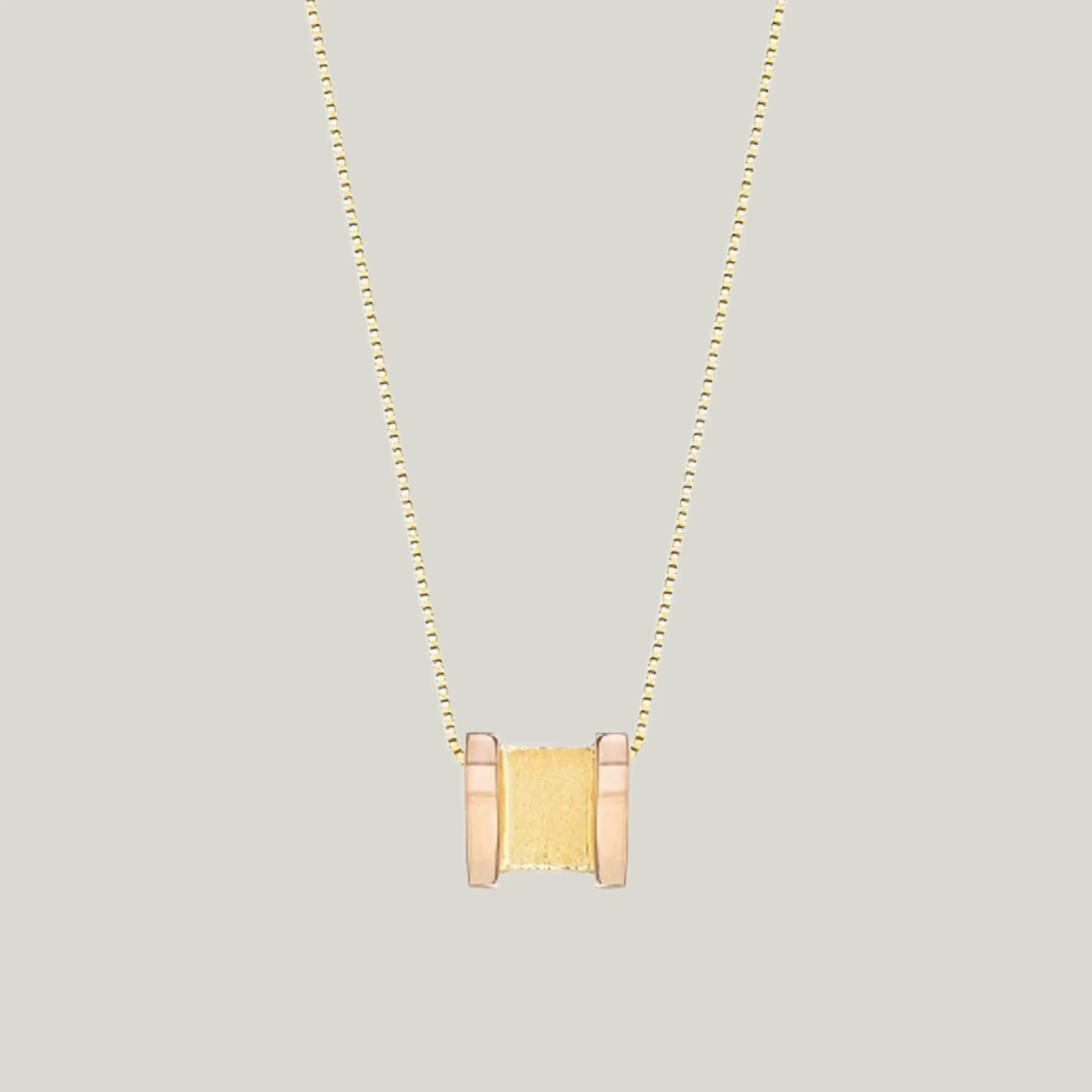 Curve Gold Pendant