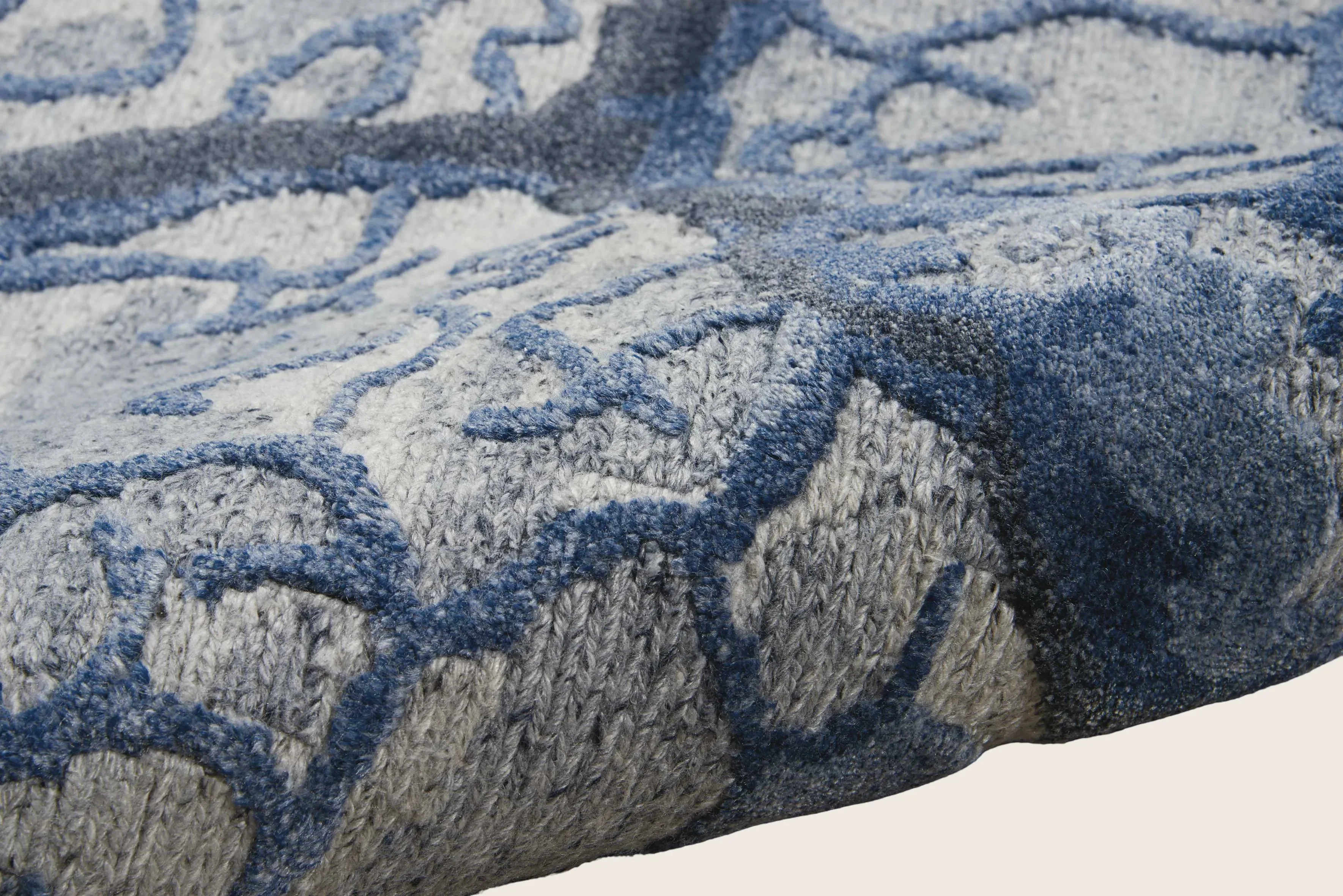 Blue Essentials Modern Wool Luxcelle Blend Rug - Image 2