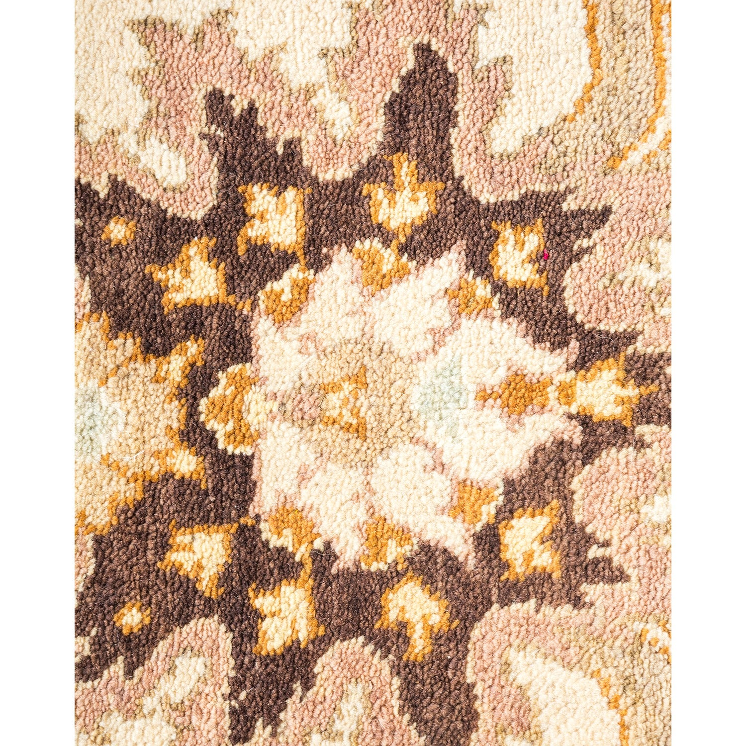 Beige Traditional Wool Rug - 6' x 8'10" - Image 4