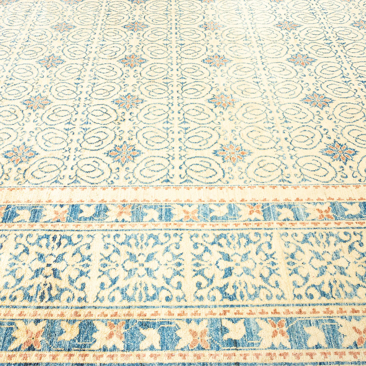 Ivory Traditional Wool Rug - 9' x 12'7" - Image 4