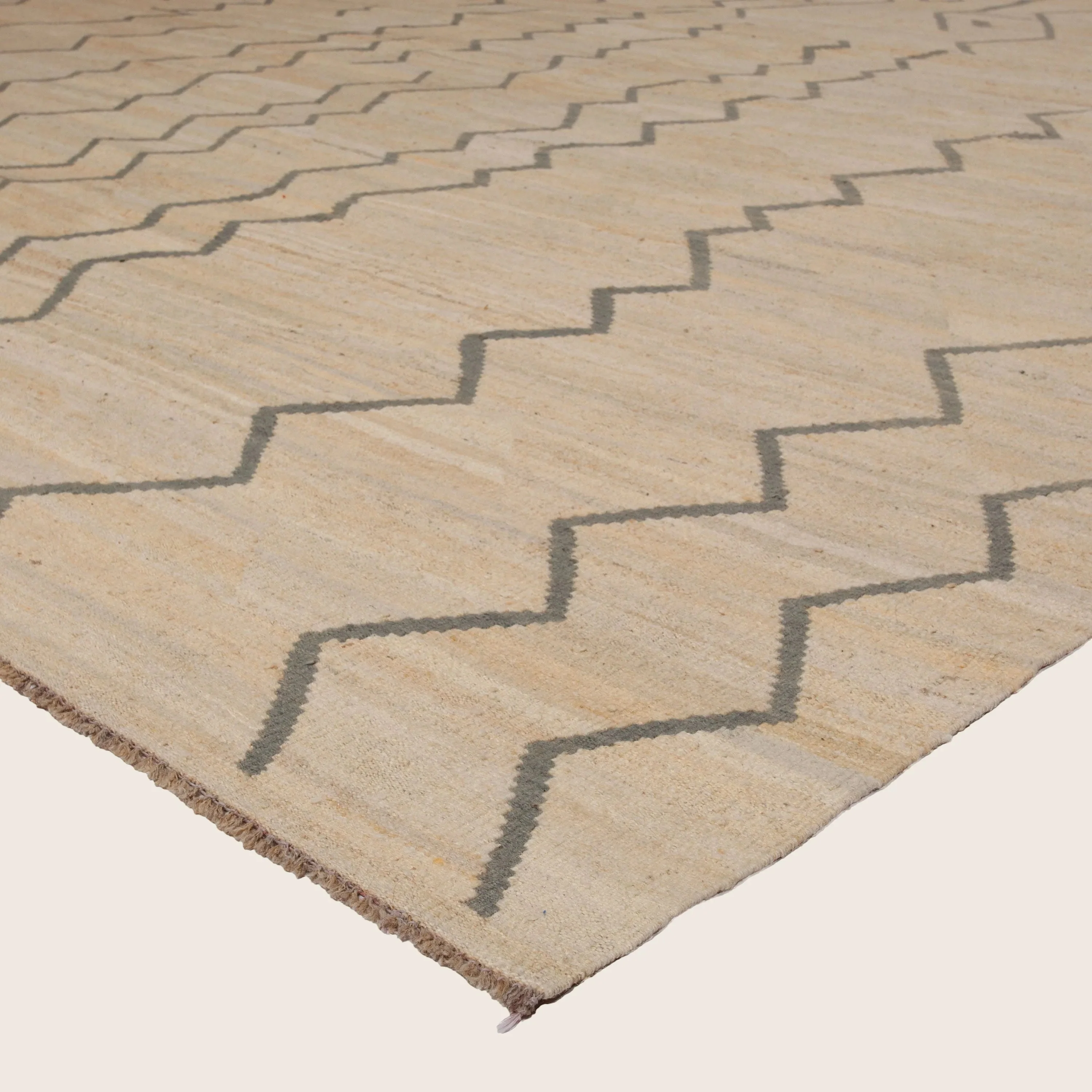 Beige Flatweave Wool Rug - 10' x 13' - Image 3