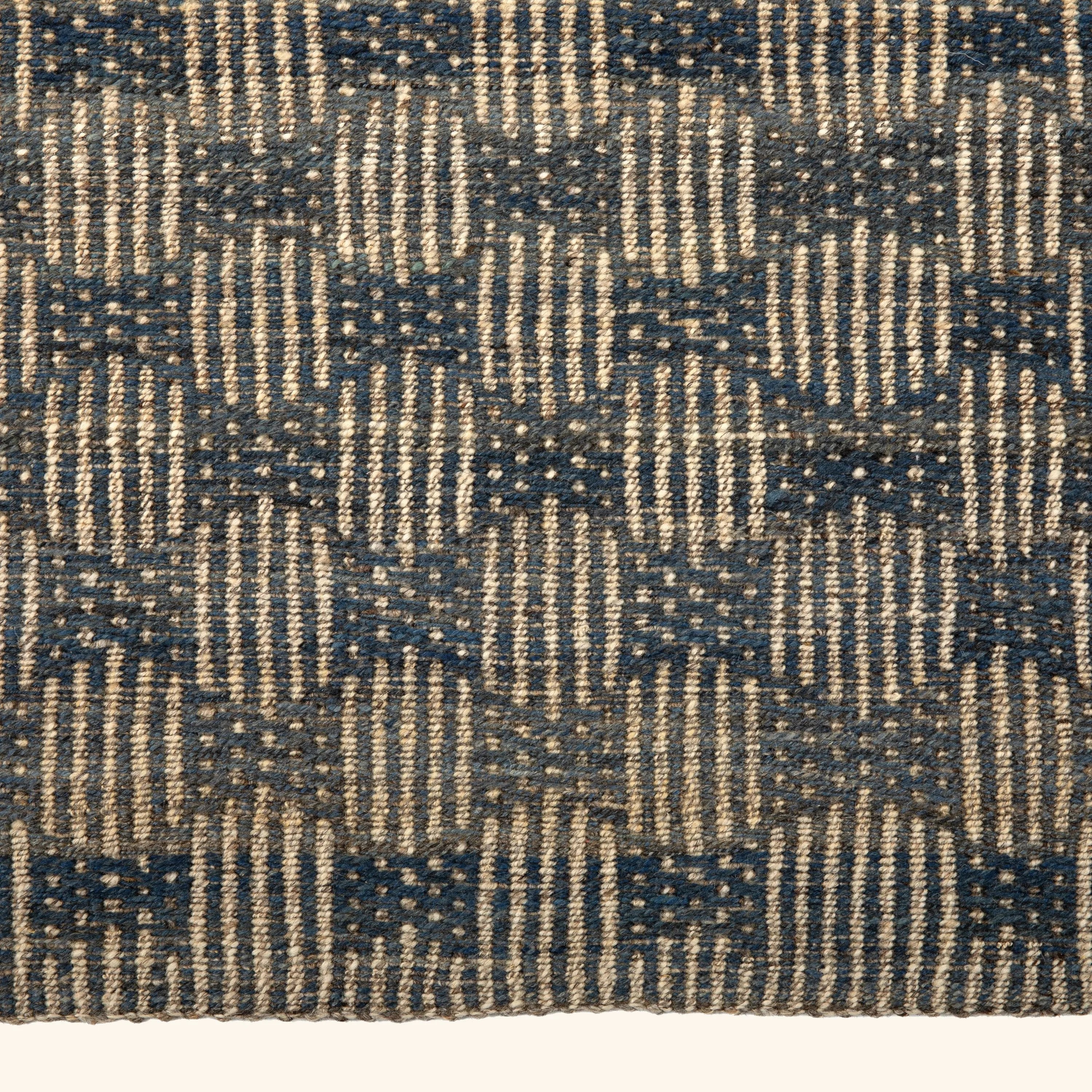 Navy Flatweave Wool Rug - 9' x 12'4" - Image 5