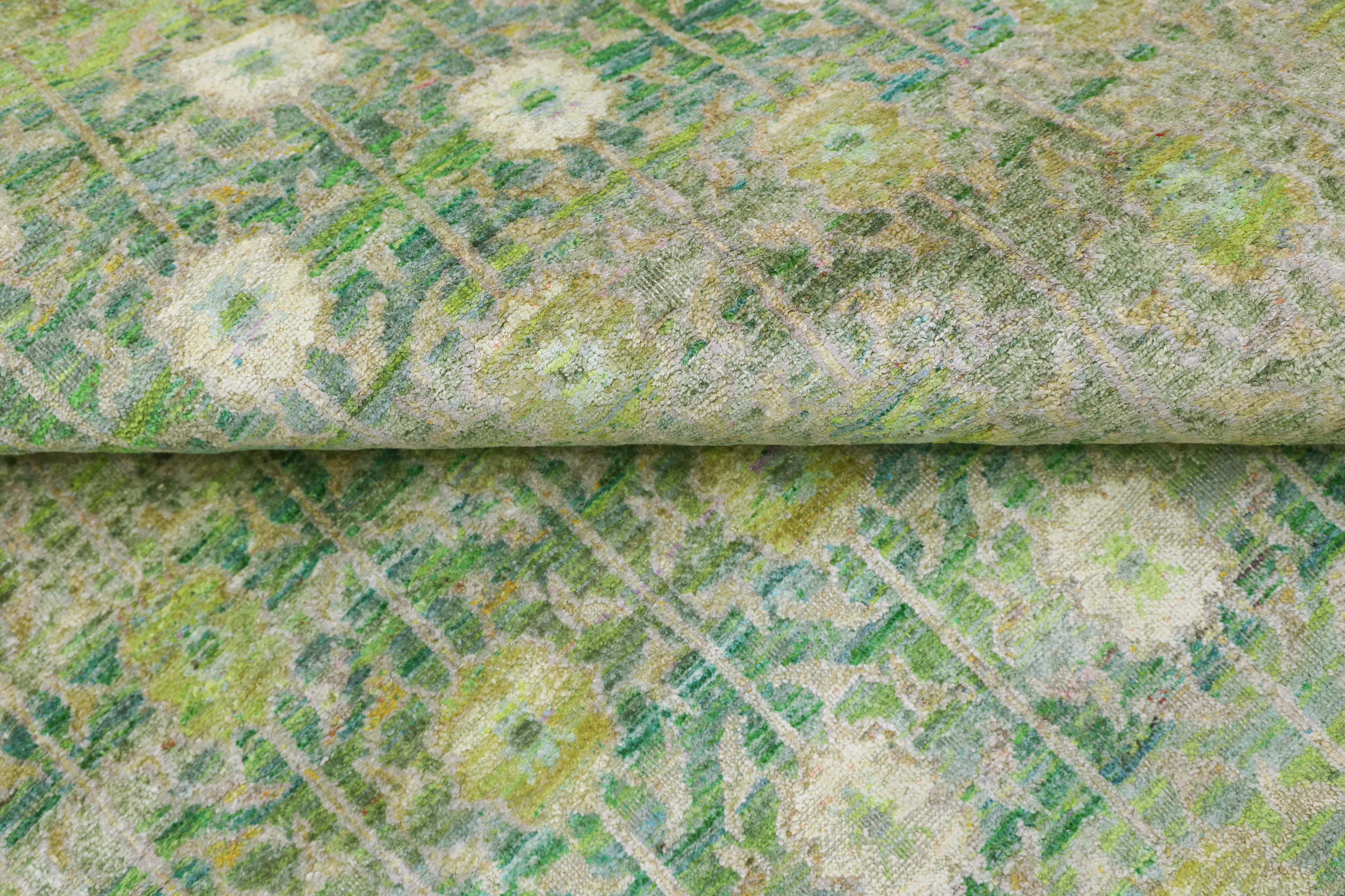 Green Contemporary Saree Silk Rug - 4' x 6' - Image 4