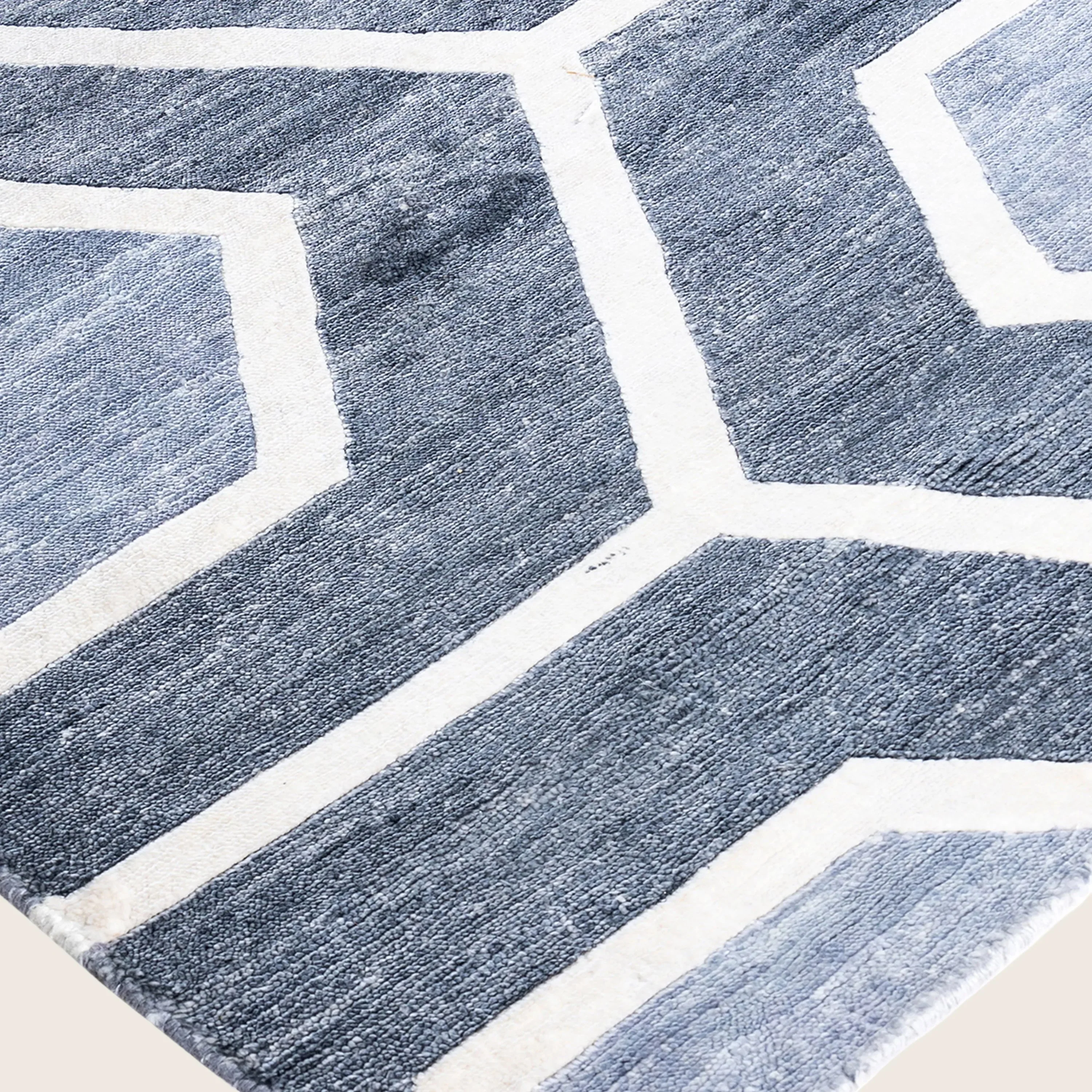 Grey Contemporary Wool Rug - 8'2" x 10' - Image 2