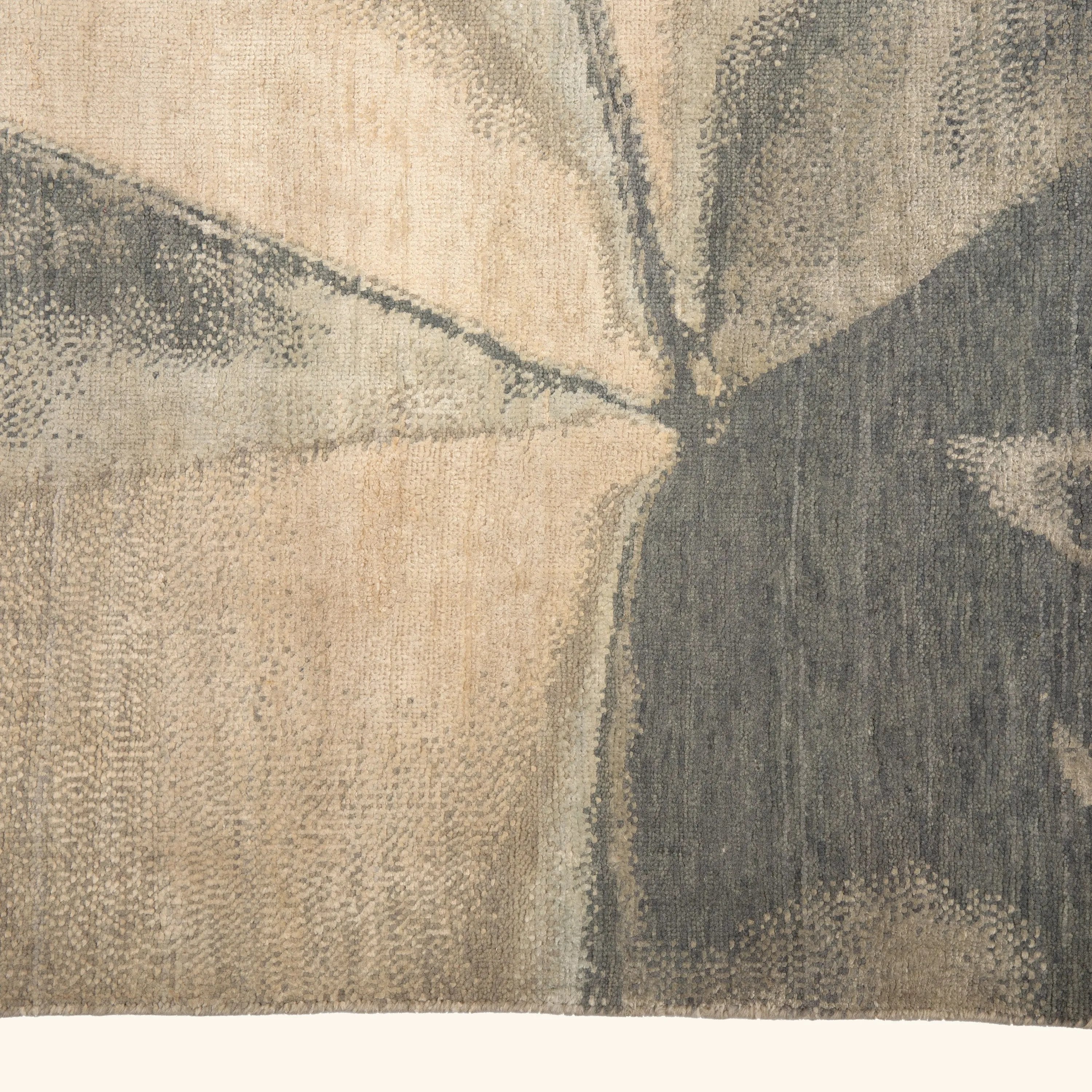 Grey Contemporary Silk Wool Blend Rug - 8'1" x 10'3" - Image 5