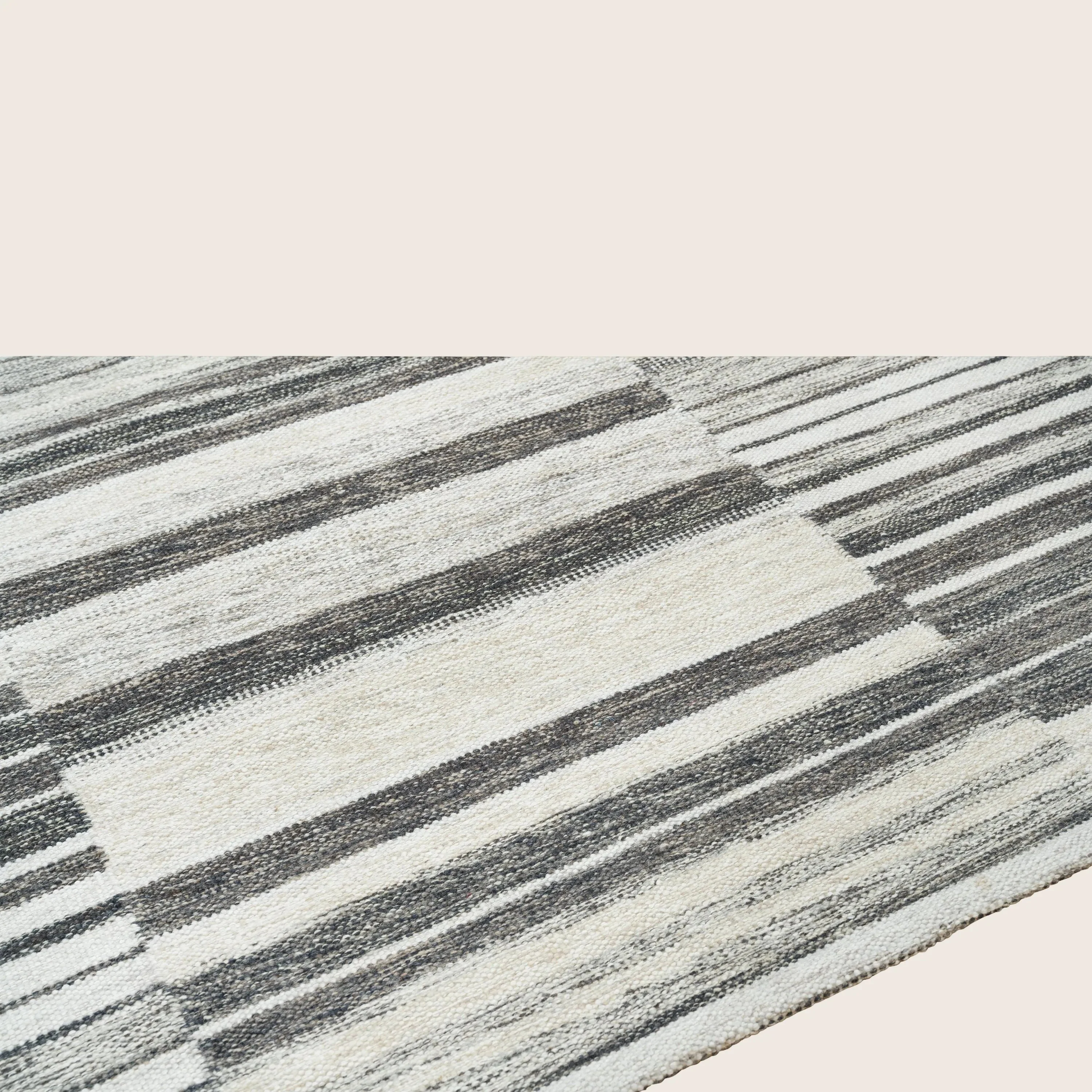 Grey Swedish Inspired Dhurrie Wool Rug - 8' x 10' - Image 5