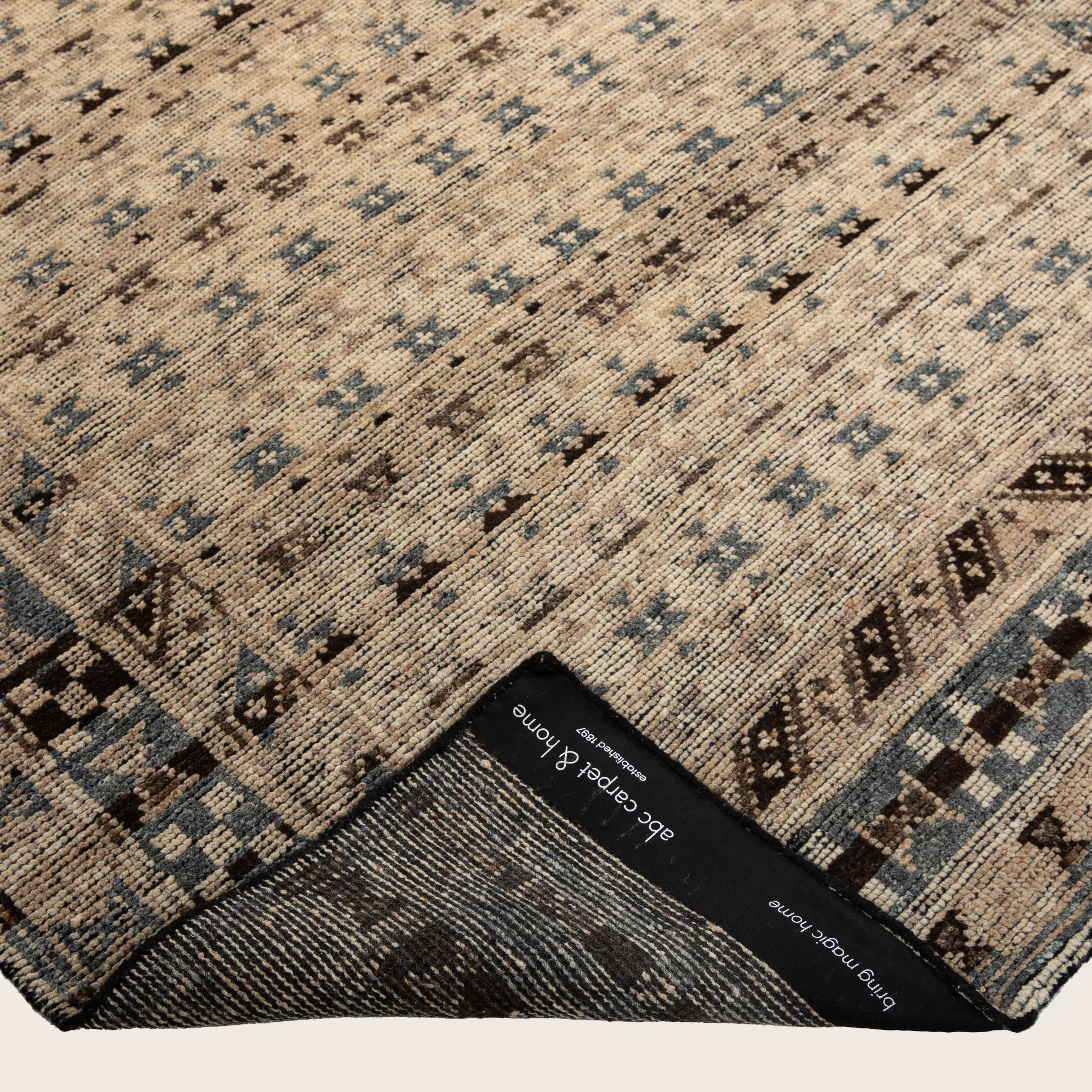 Grey Traditional Wool Rug - Image 10