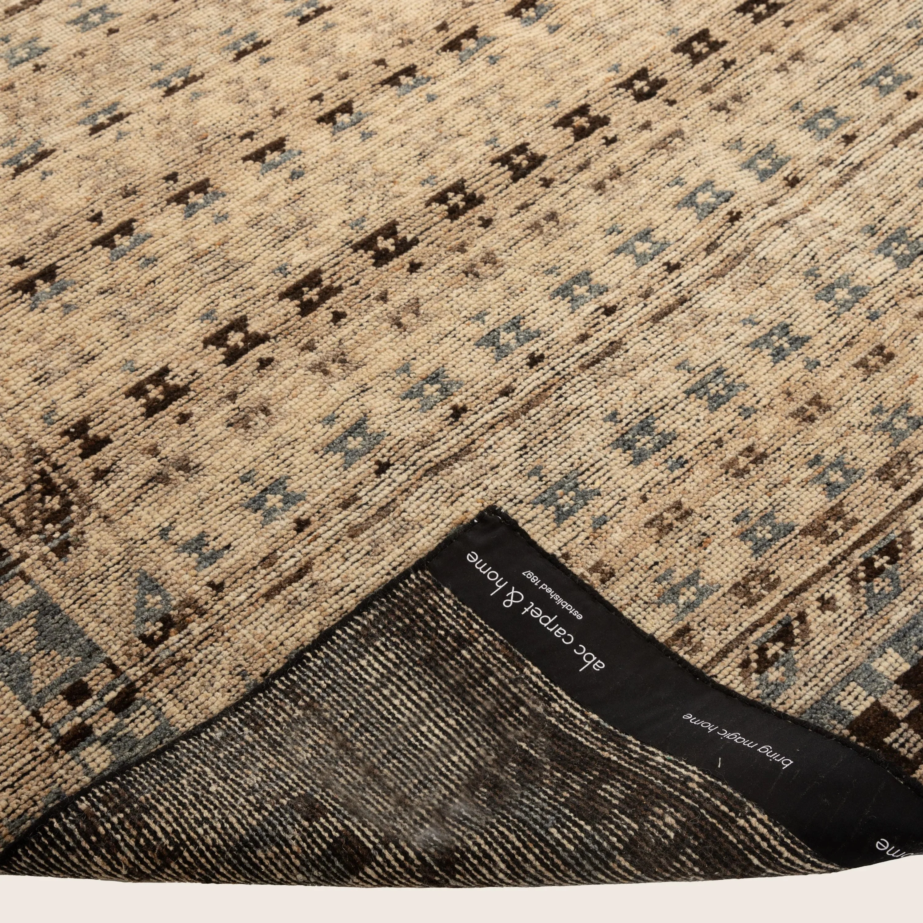 Grey Traditional Wool Rug - Image 9