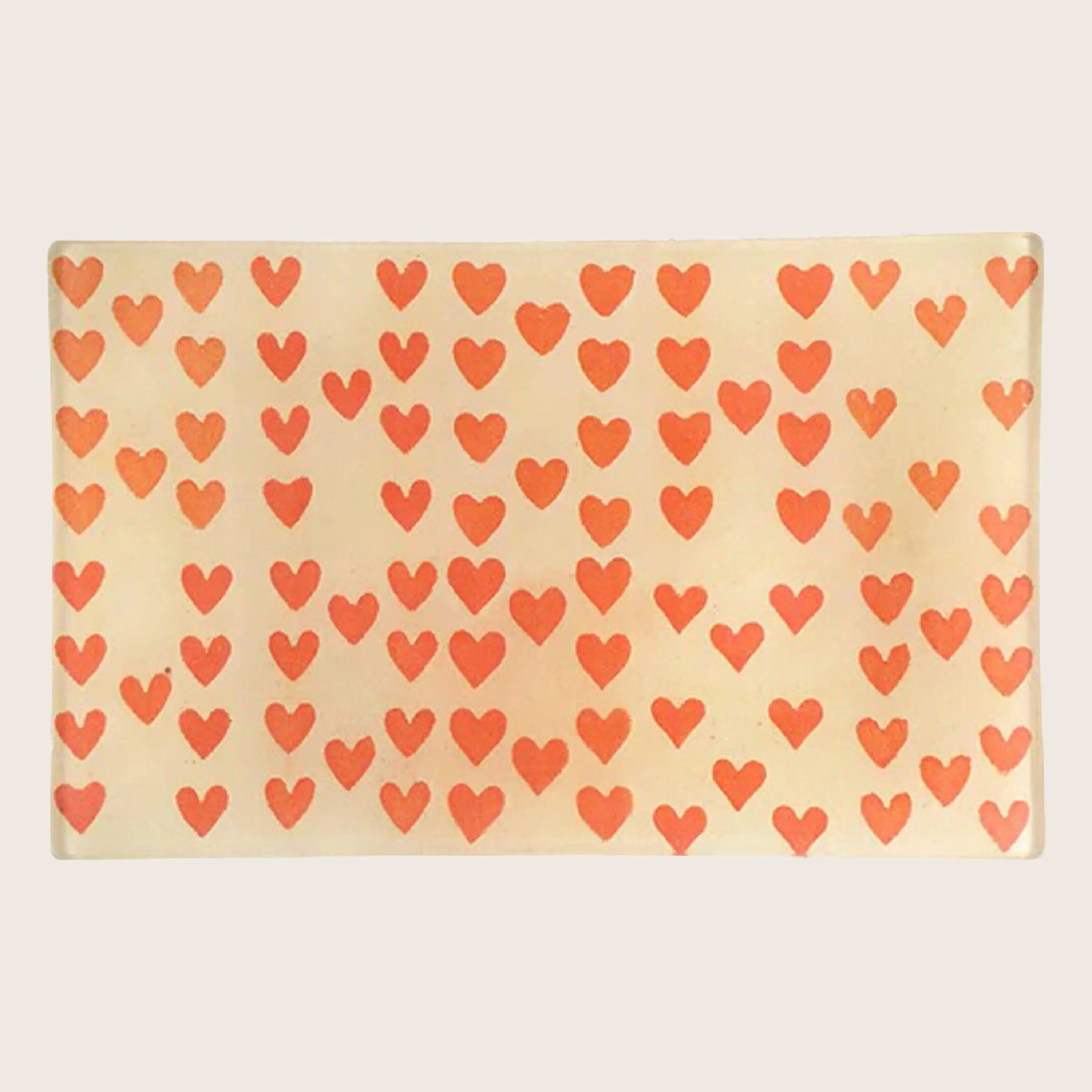 Heart Rows Cellphone Tray