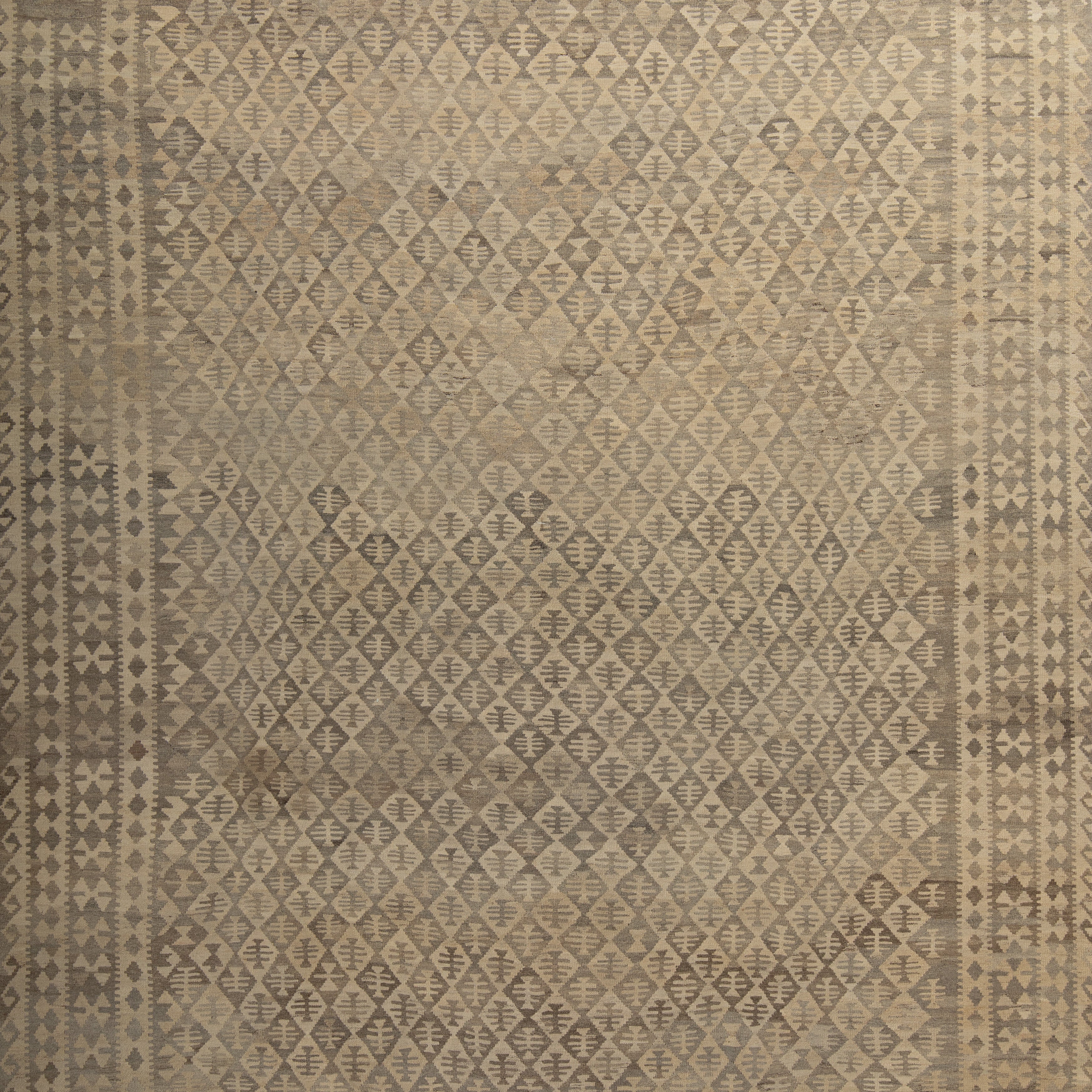 Beige Flatweave Wool Rug - 9'9" x 13' - Image 3