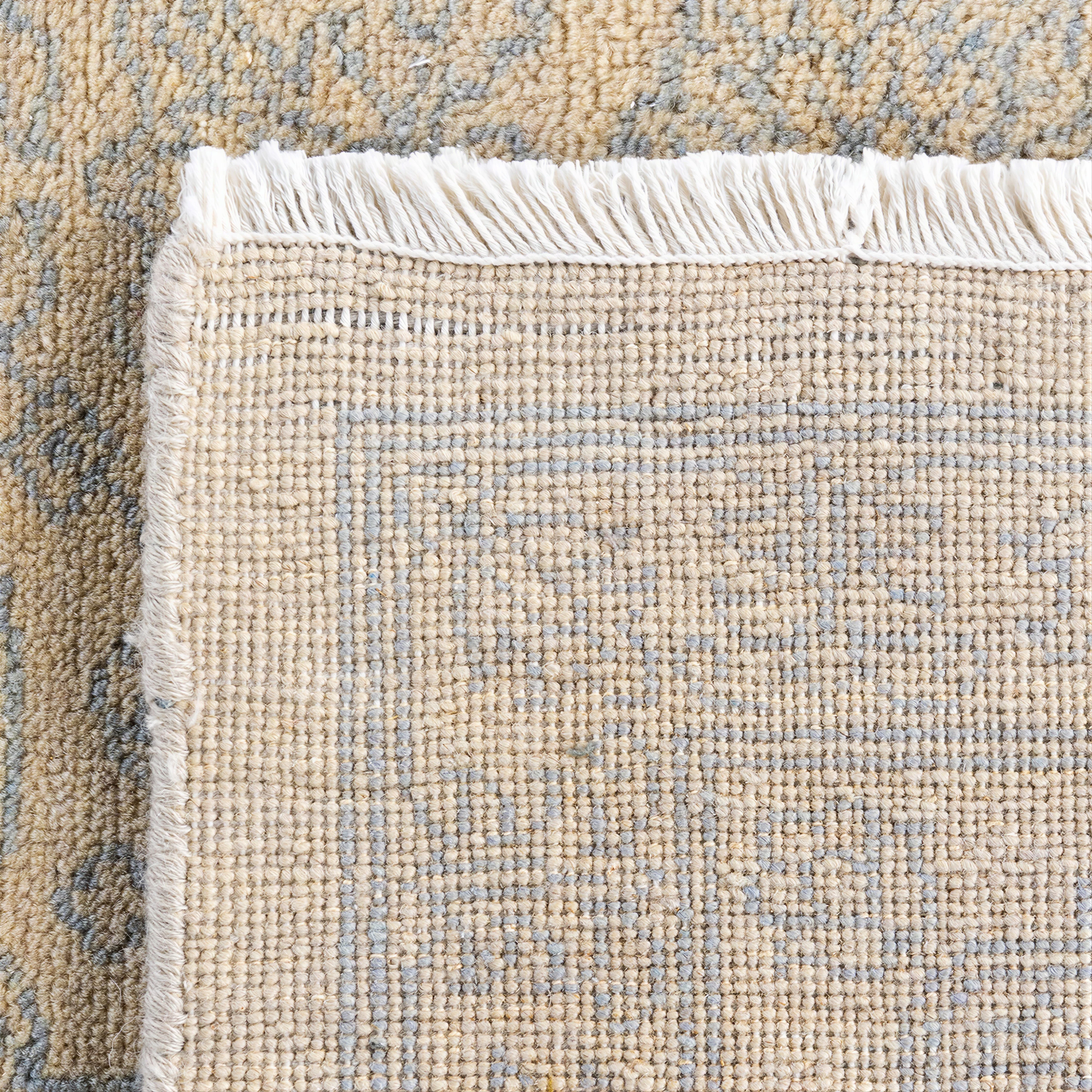 Ivory Traditional Wool Rug - 8'2" x 10'3" - Image 5