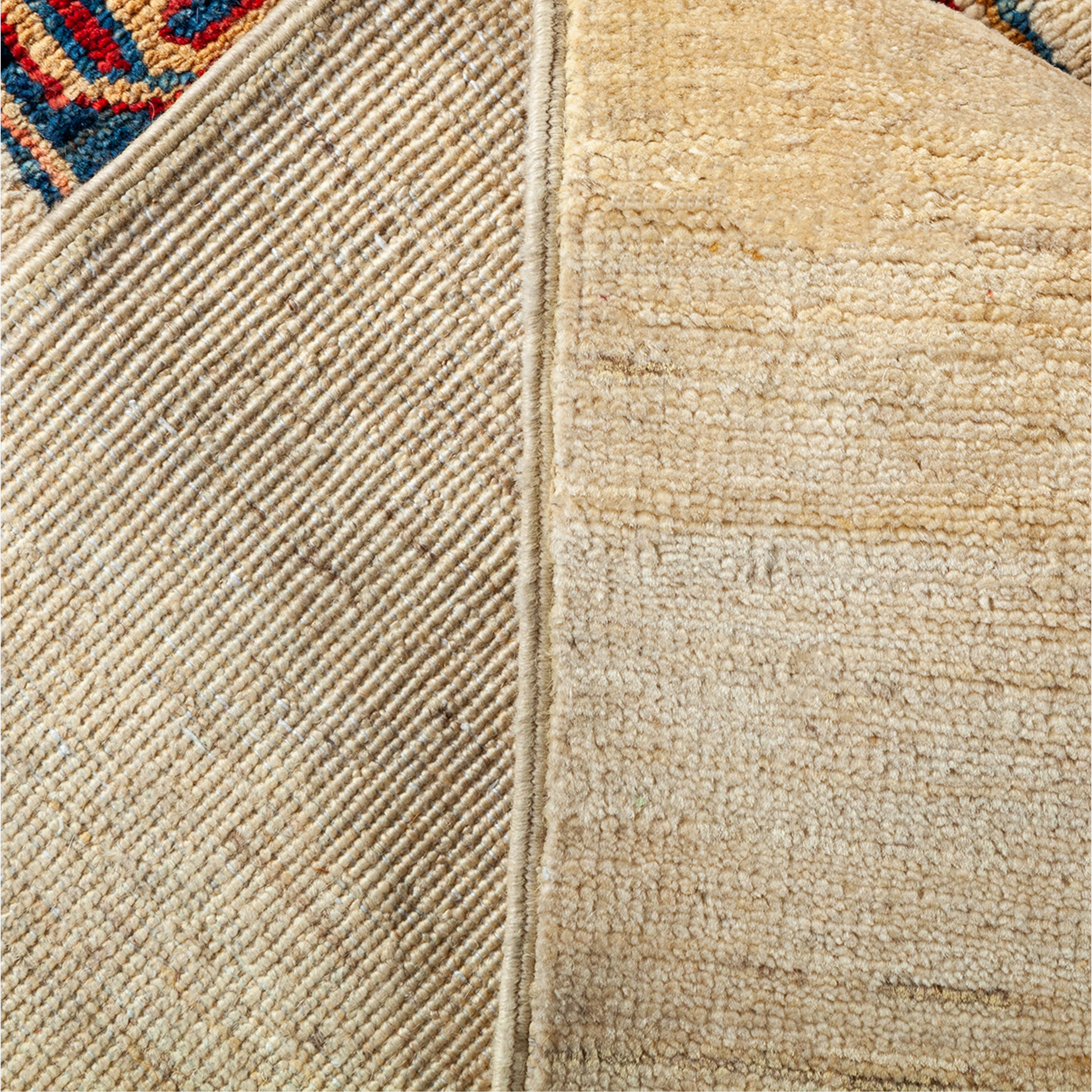 Ivory Traditional Wool Rug - 4' 10" x 6' 7" - Image 7