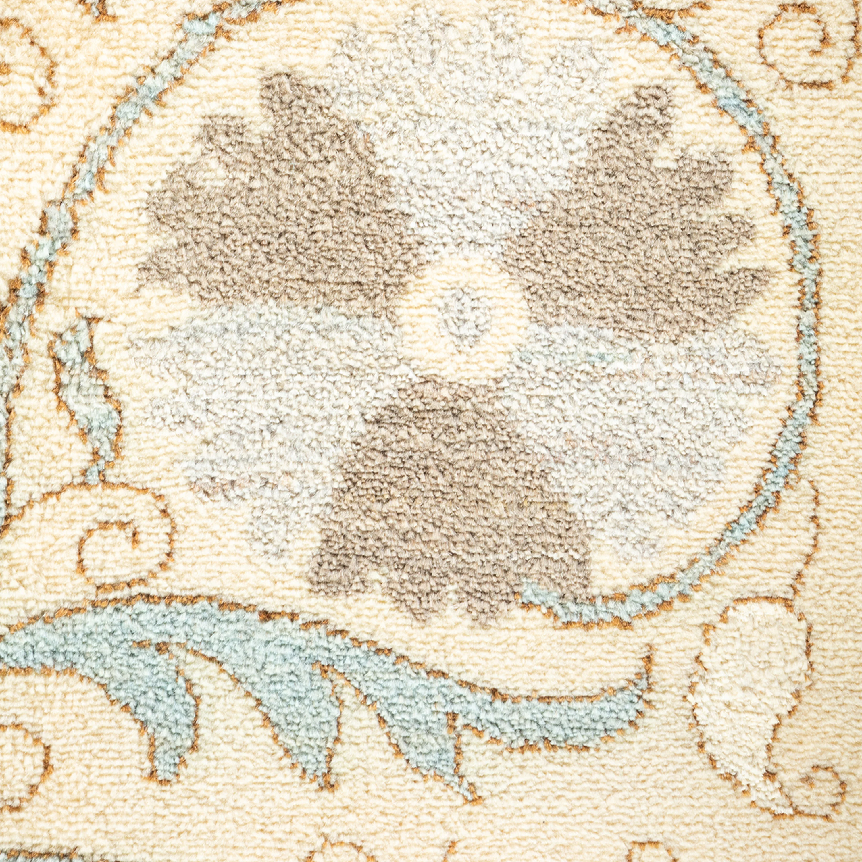 Ivory Traditional Wool Rug - 8' 1" x 9' 9" - Image 4