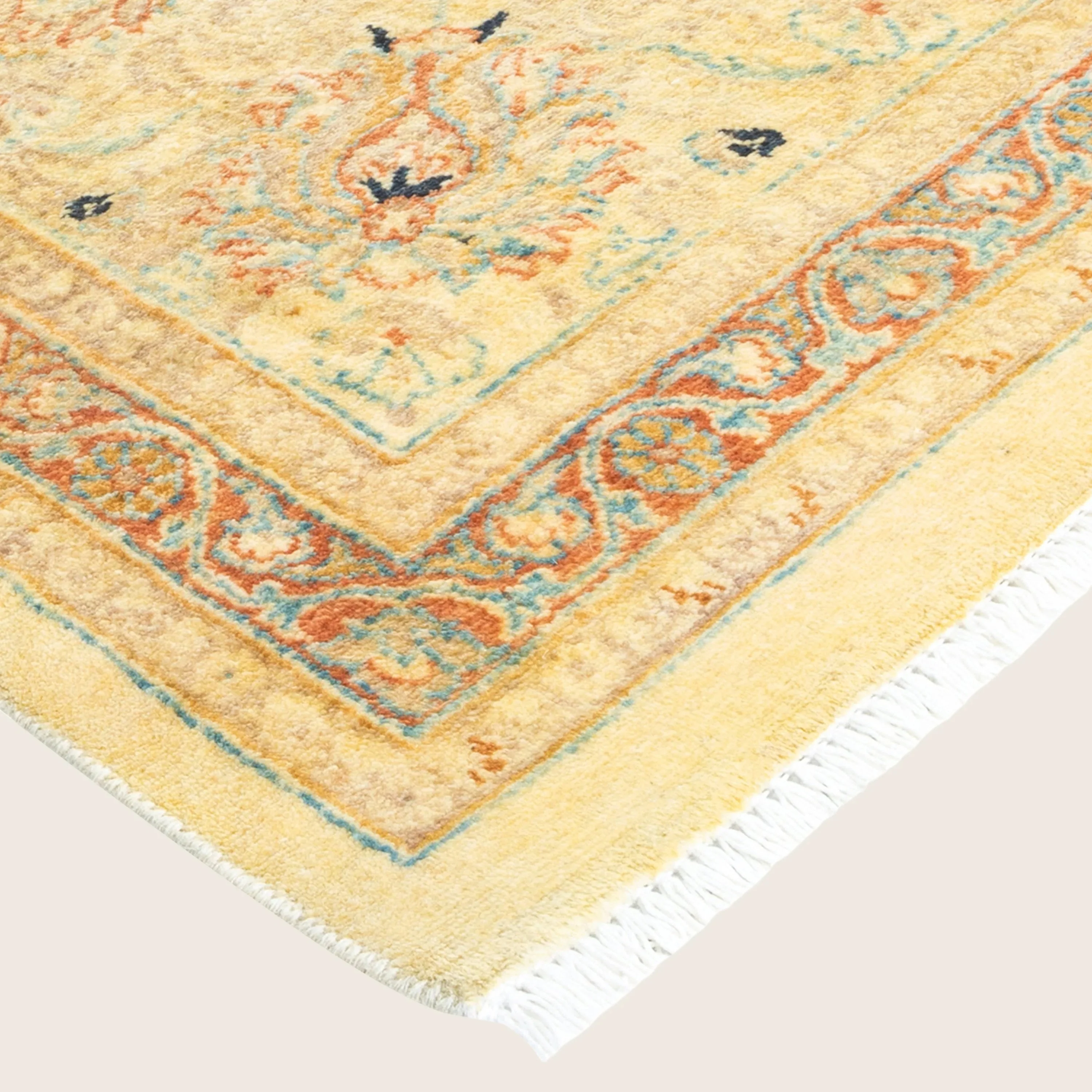 Ivory Traditional Wool Rug - 8'1" x 10'4" - Image 2