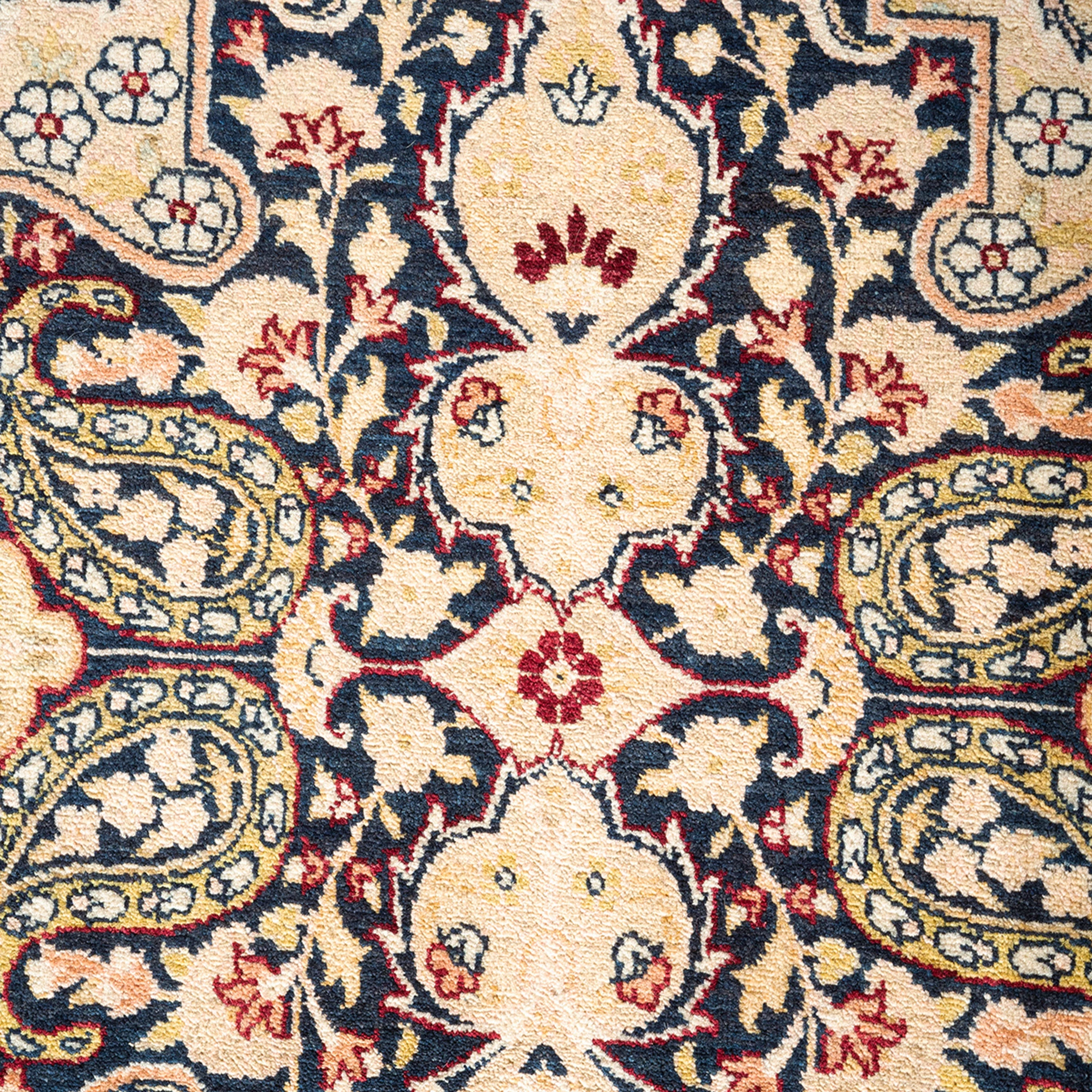 Ivory Traditional Wool Rug - 8'1" x 10'6" - Image 8