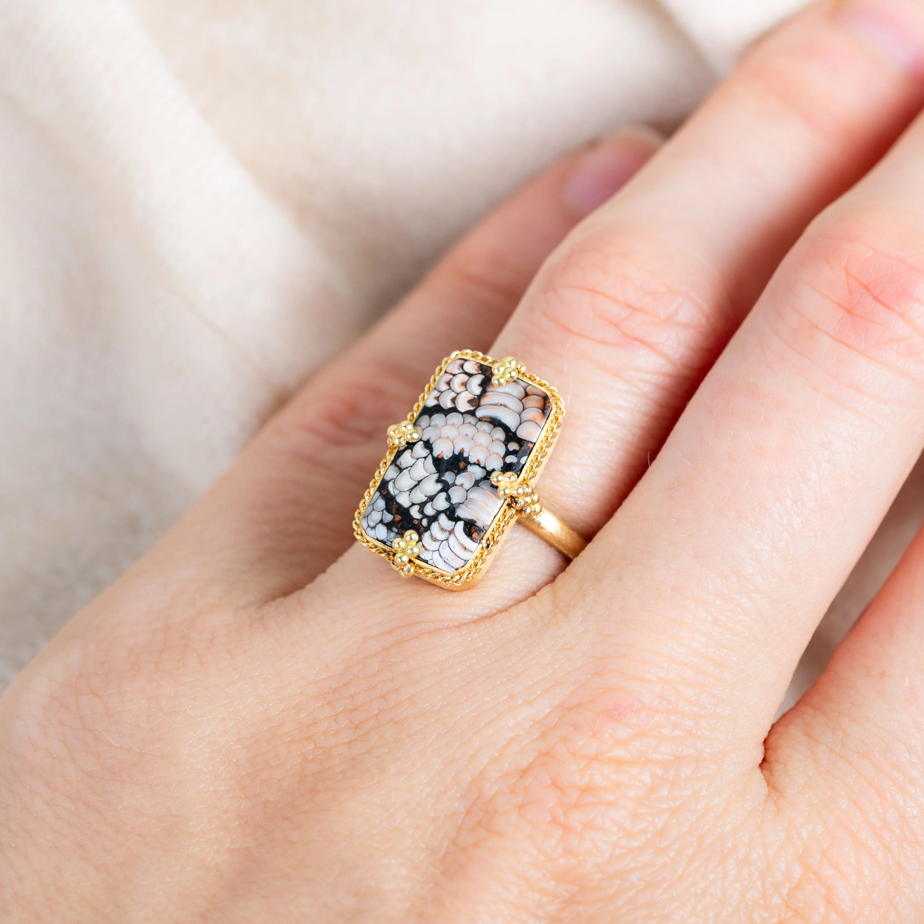 Large Snakeskin Agate 18k One-of-a-Kind Ring - Image 4
