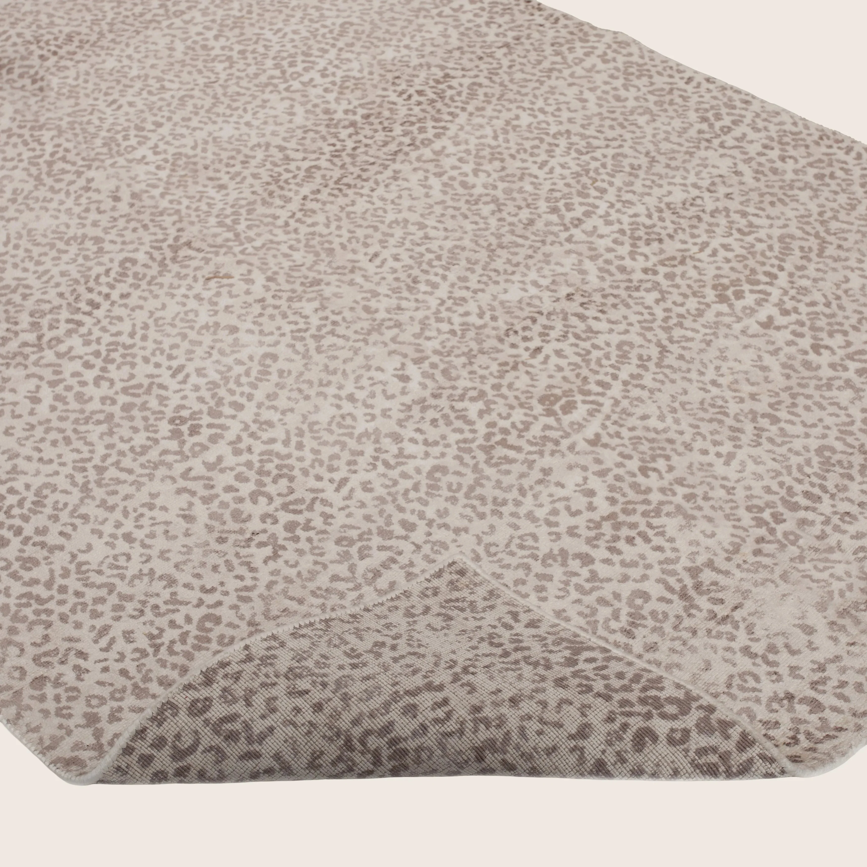 Beige Modern Cotton Blend Rug - 5'1" x 8'1" - Image 4
