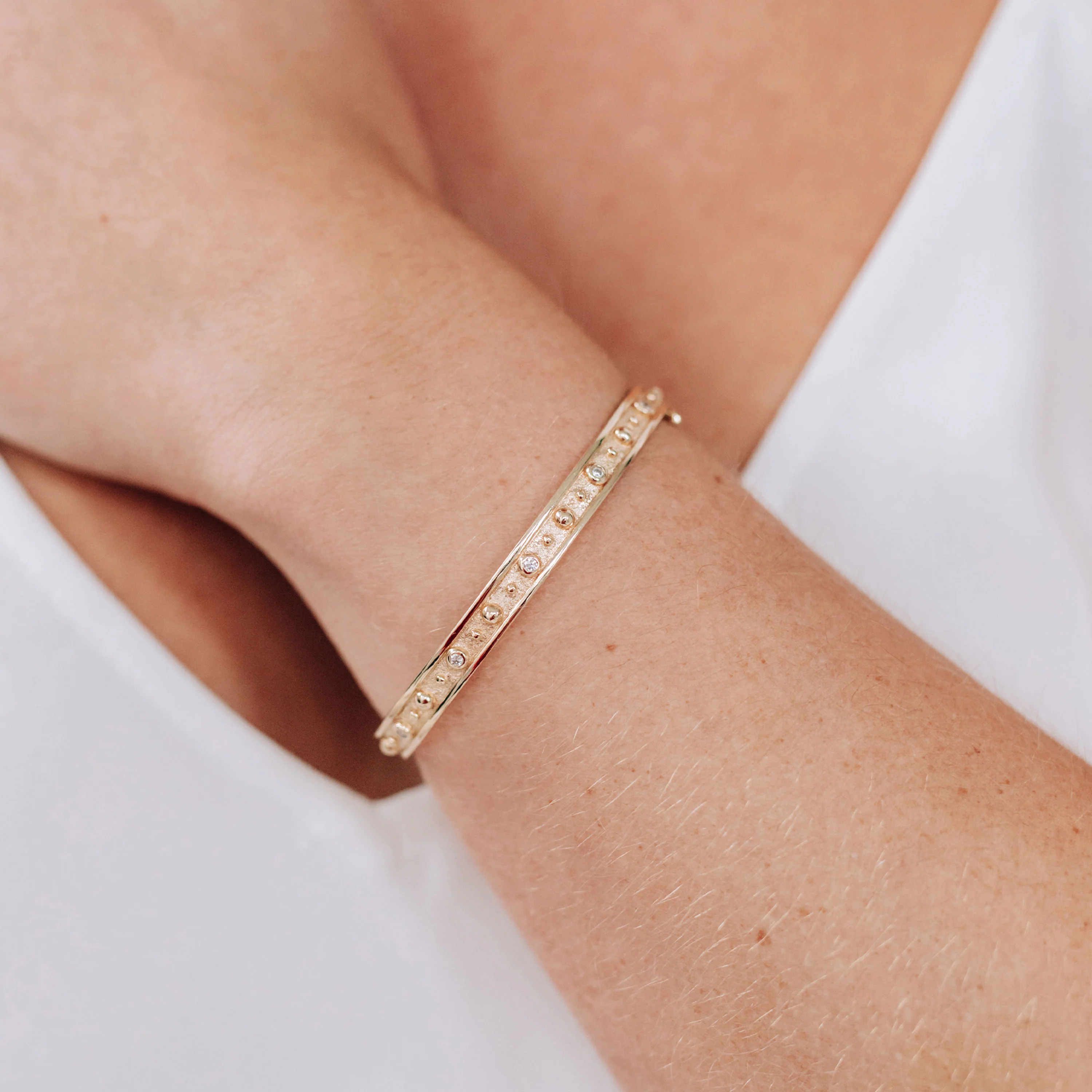 Méditerranée Dotted Diamond Bangle - Image 2