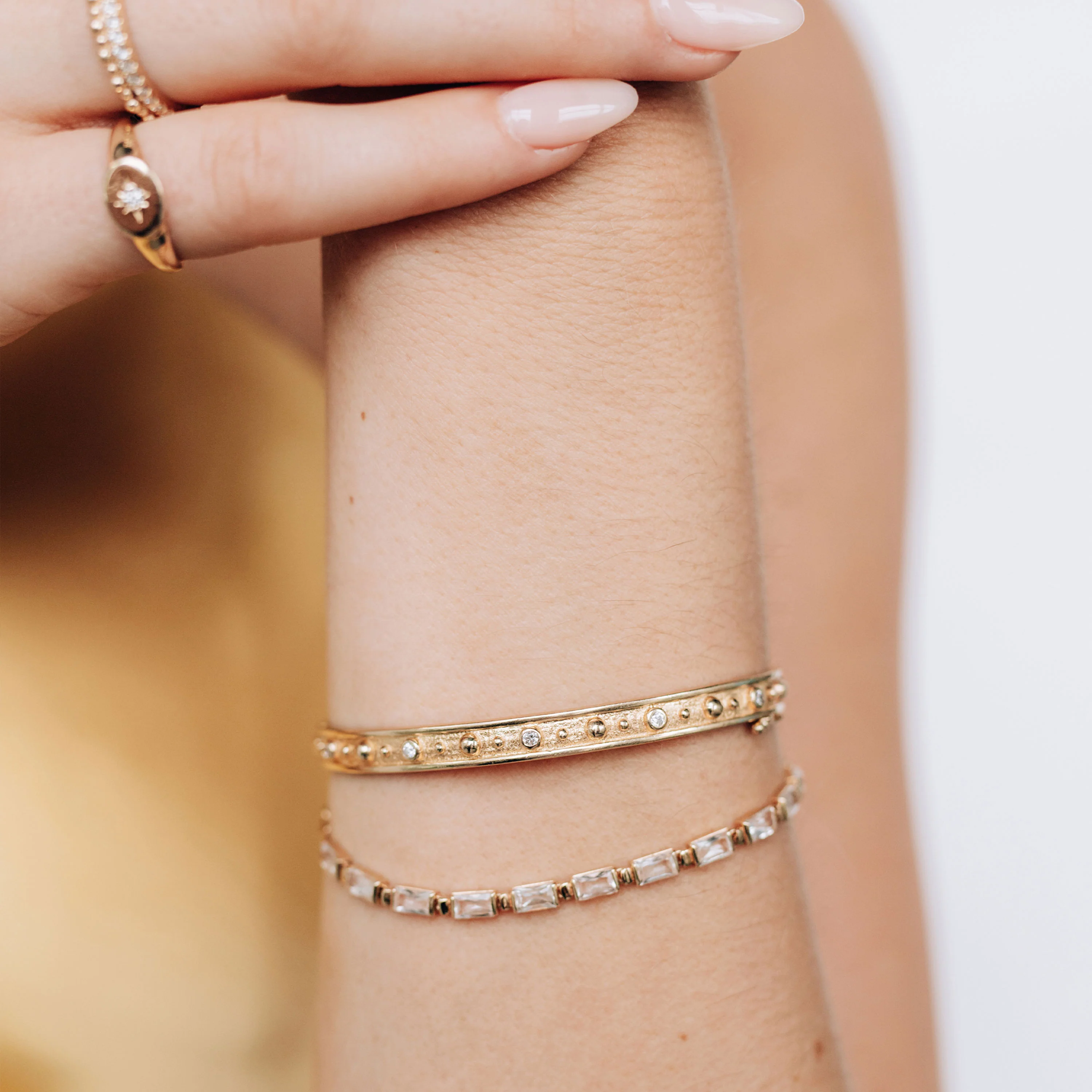 Méditerranée Dotted Diamond Bangle - Image 3