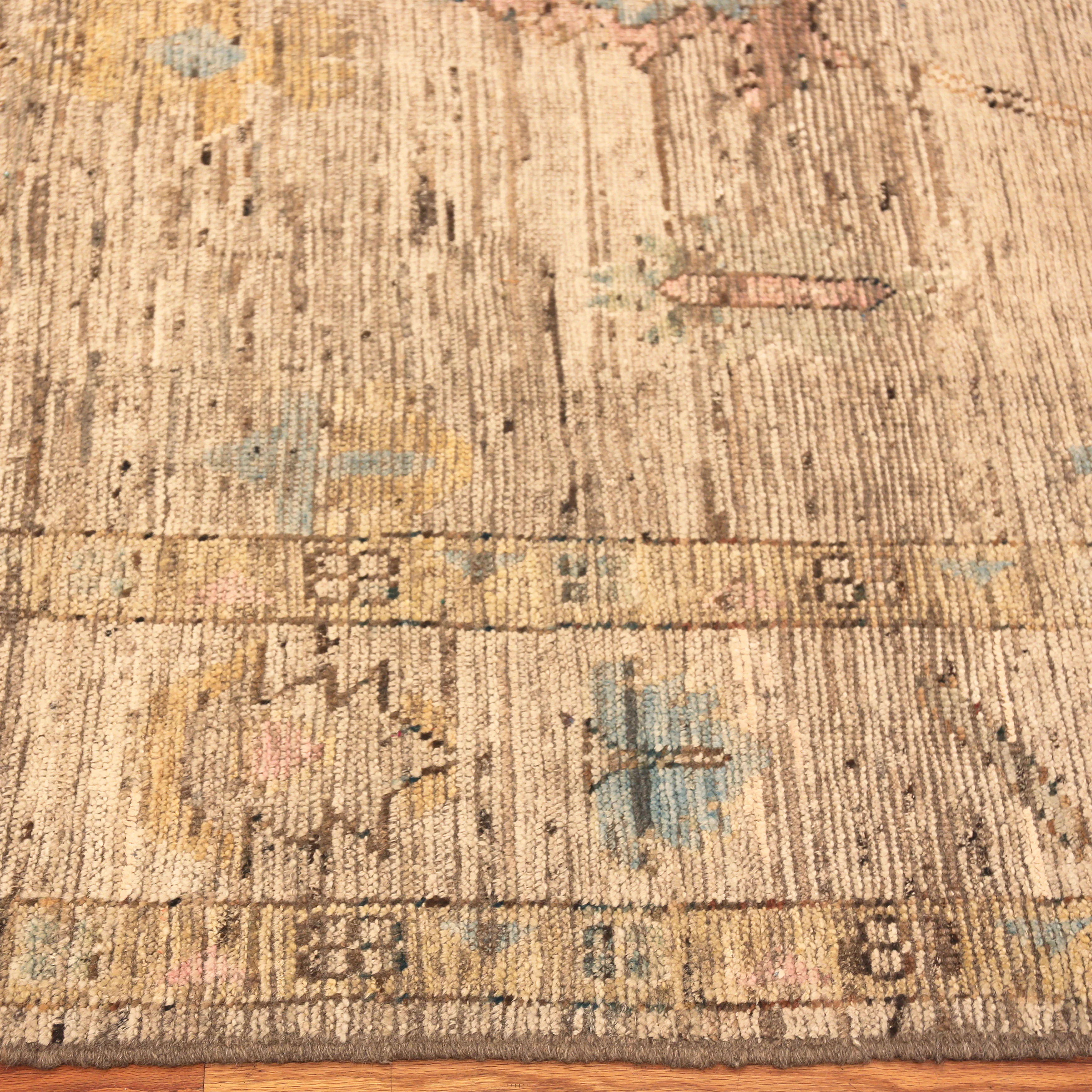 Natural Zameen Traditional Wool Rug - 6'11" X 9'9" - Image 4