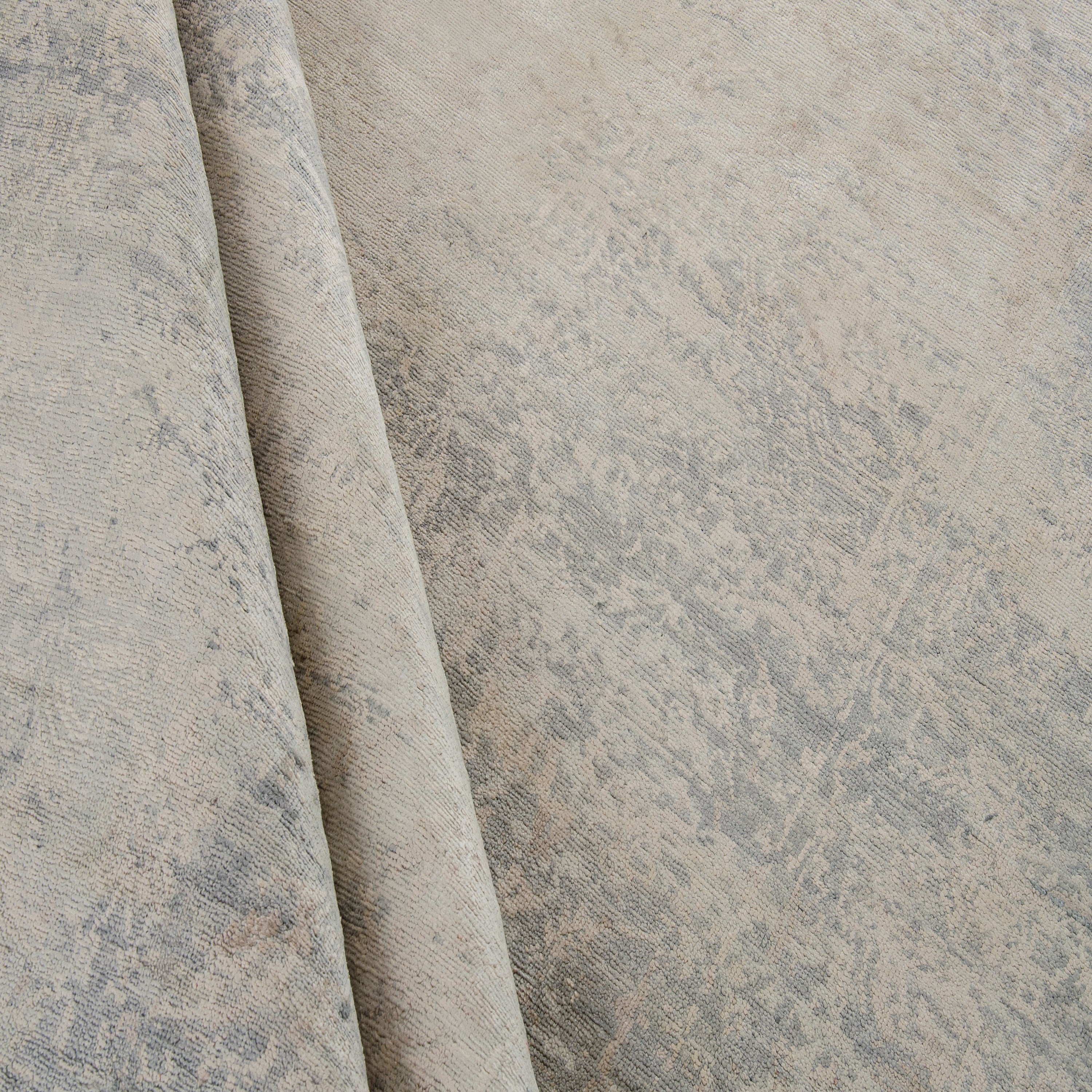 Grey Samoke Modern Silk Rug - 7'11" x 10' - Image 3