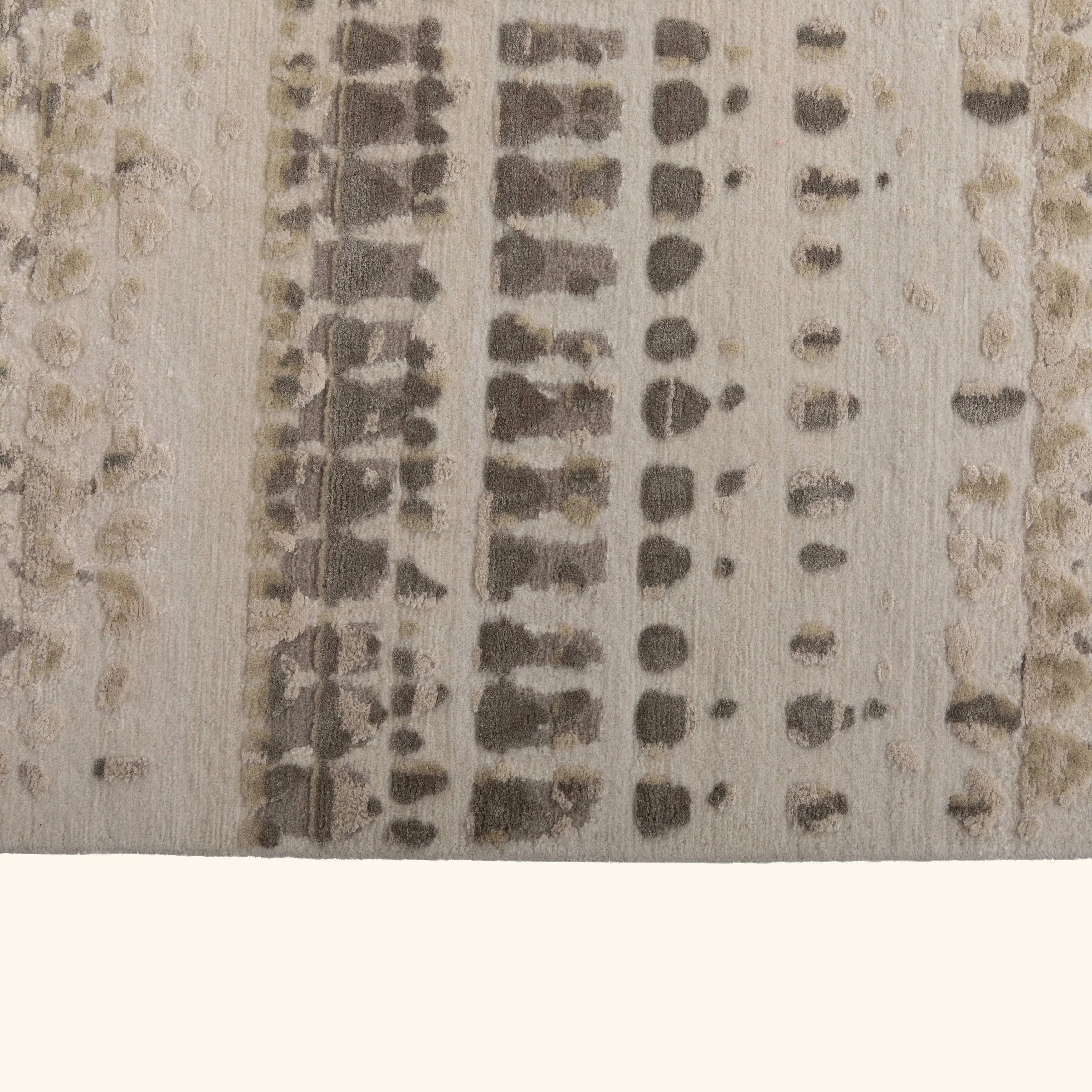 Silver Modern Wool Silk Blend Rug - 8' X 10' - Image 6
