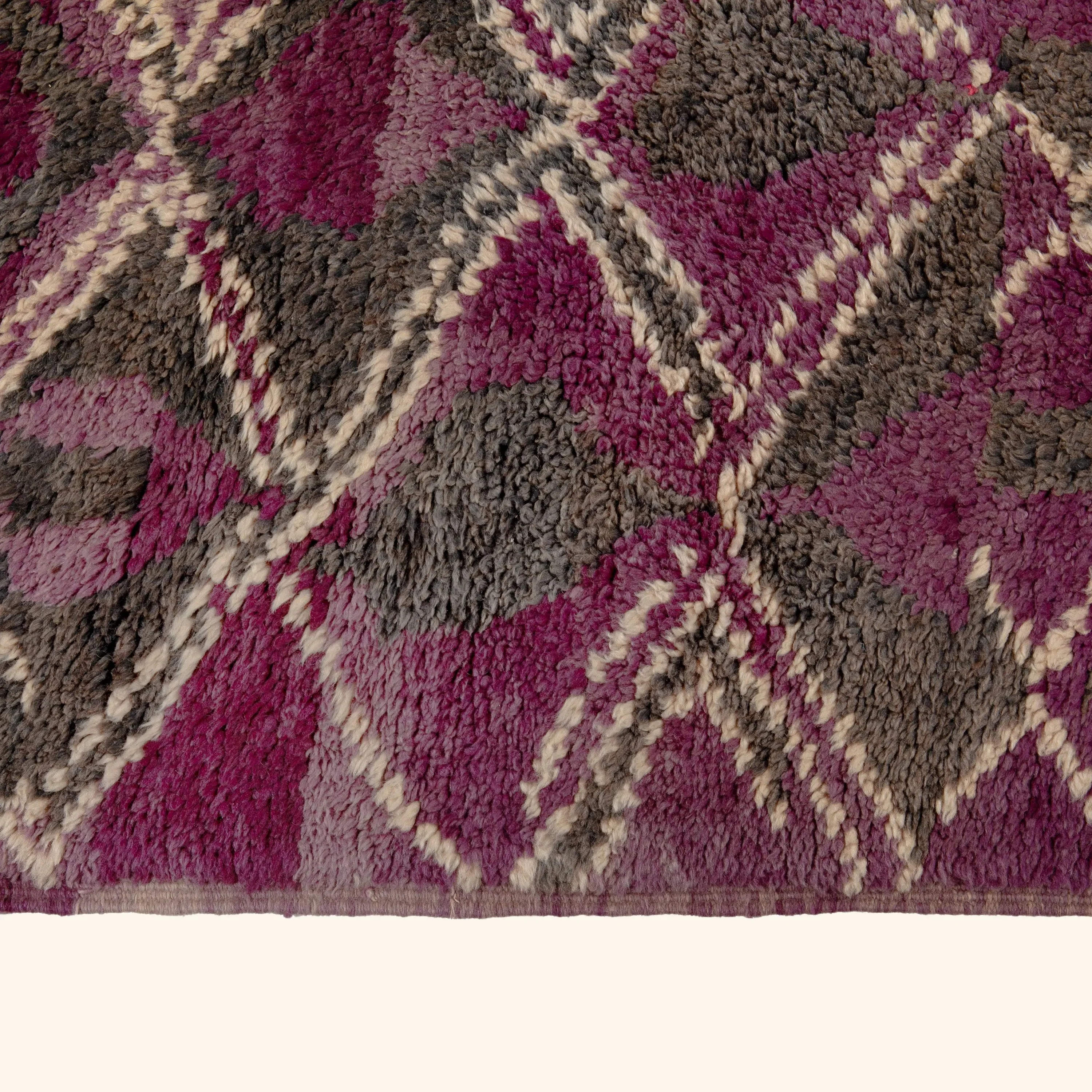 Red Vintage Moroccan Wool Rug - 6'9" x 11'10" - Image 5