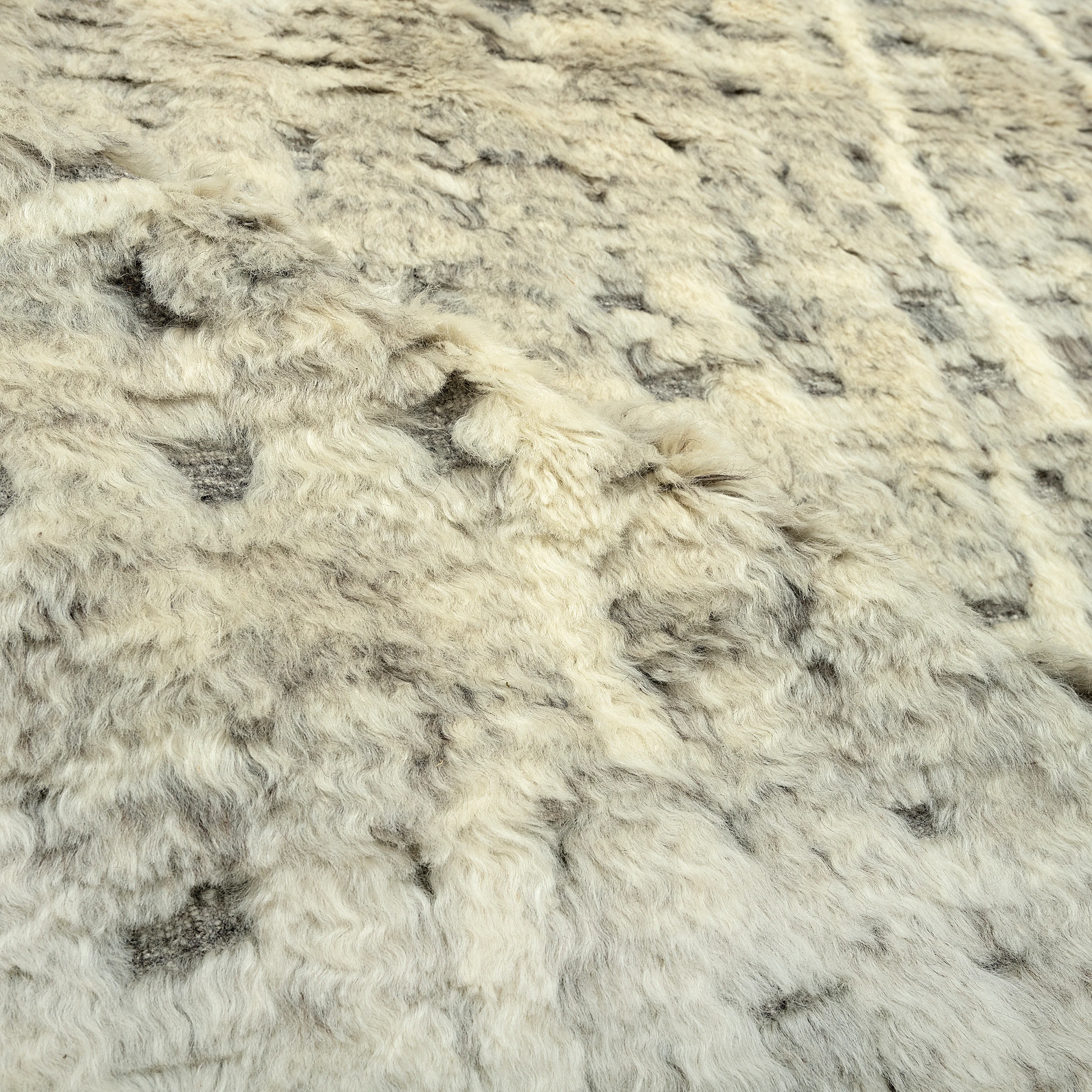 Ivory Moroccan Wool Rug - 10' x 14' - Image 4