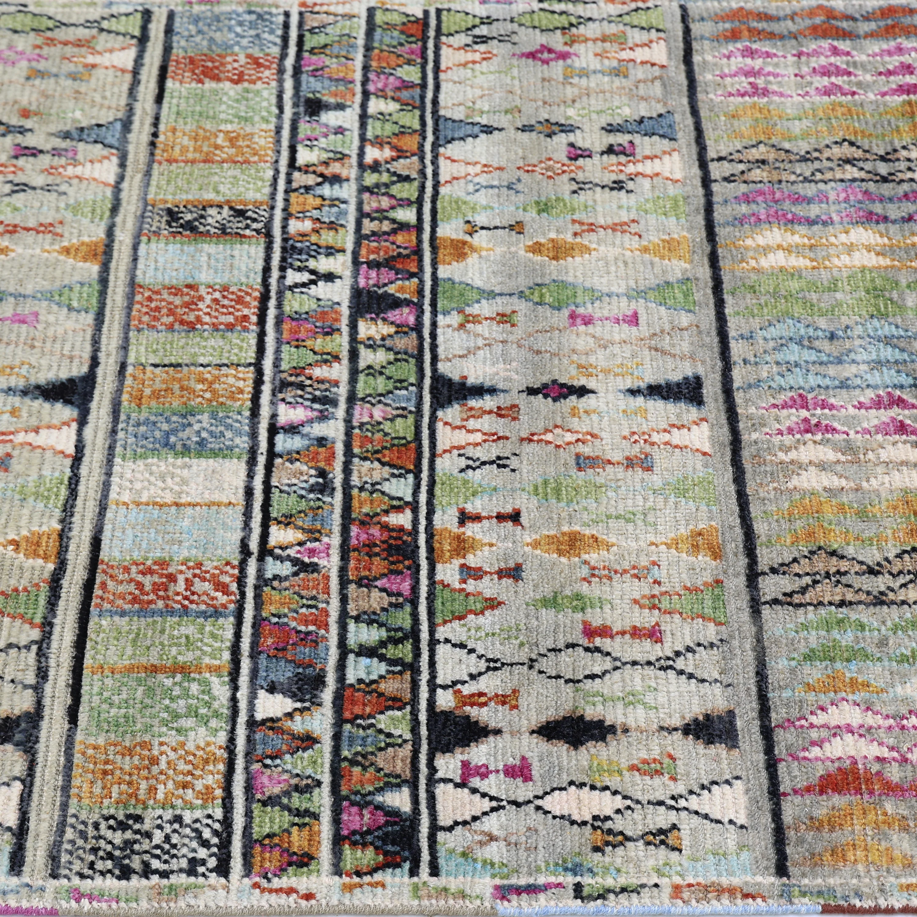 Multicolored Alchemy Traditional Wool Rug - 3'1" x 5'8" - Image 3