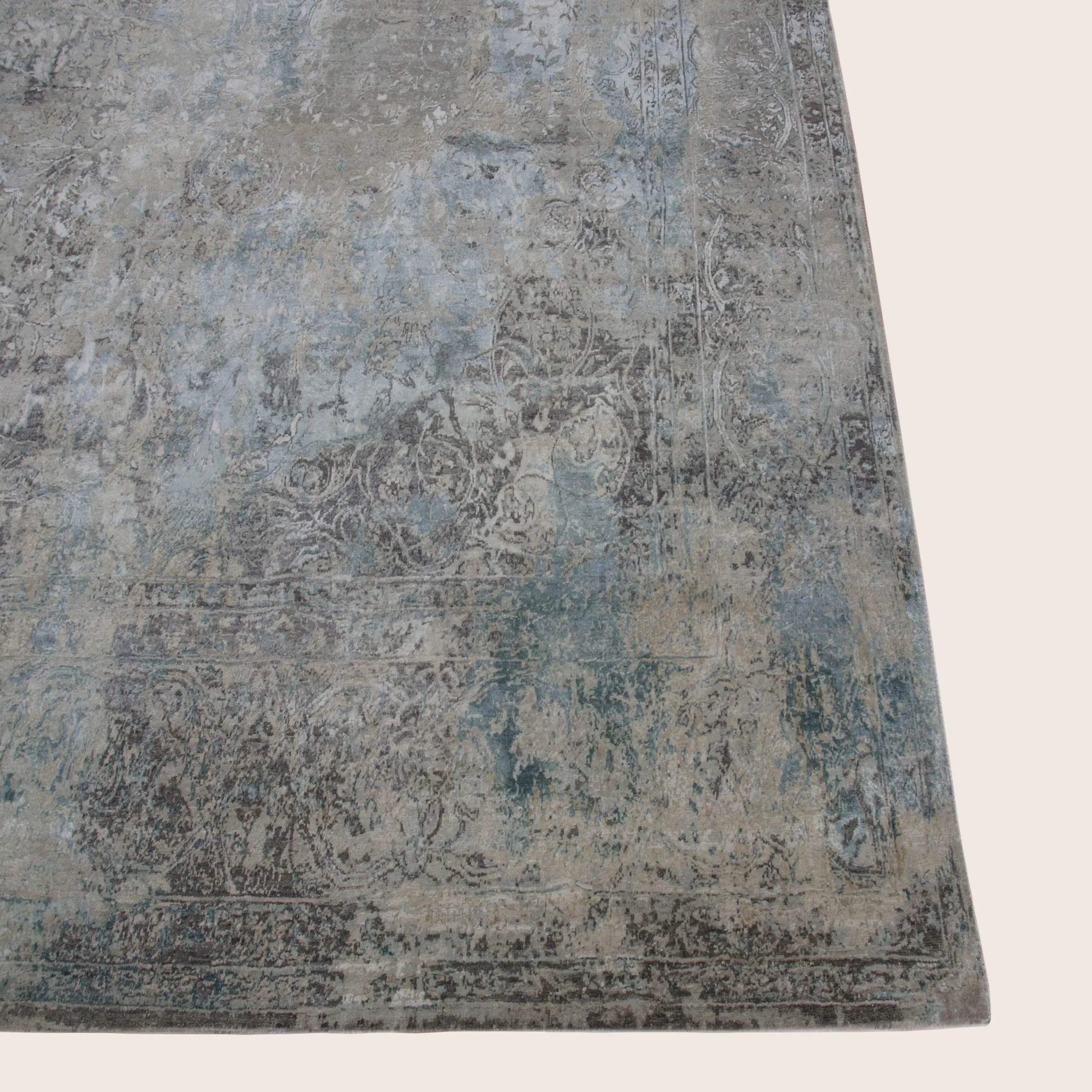 Multicolored Traditional Silk Wool Blend Rug - 8'9" x 12'4" - Image 3
