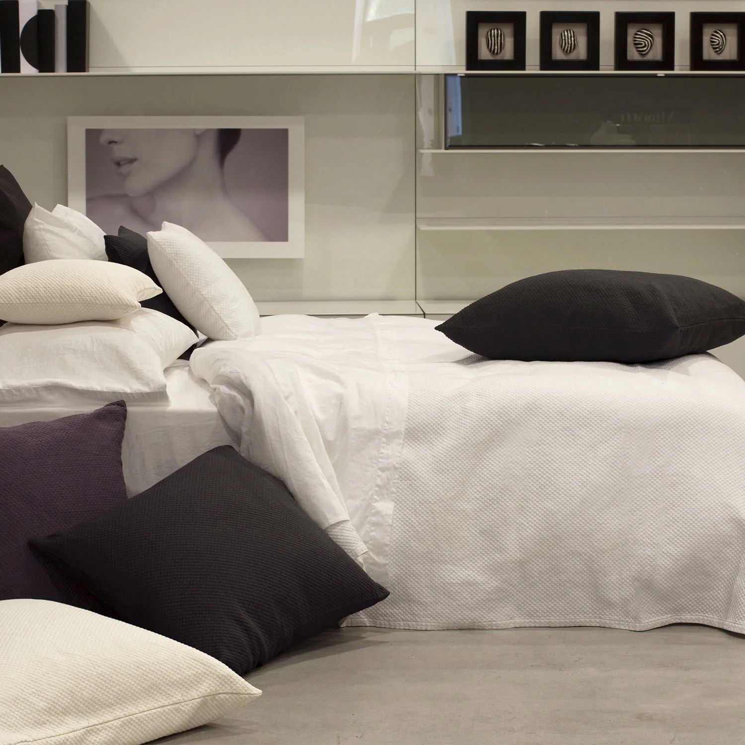 Olivia Coverlet & Shams - Image 11