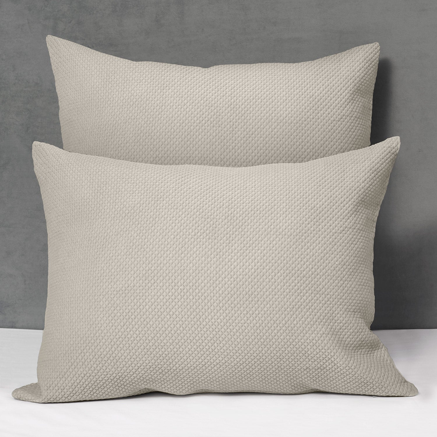 Olivia Coverlet & Shams - Image 3